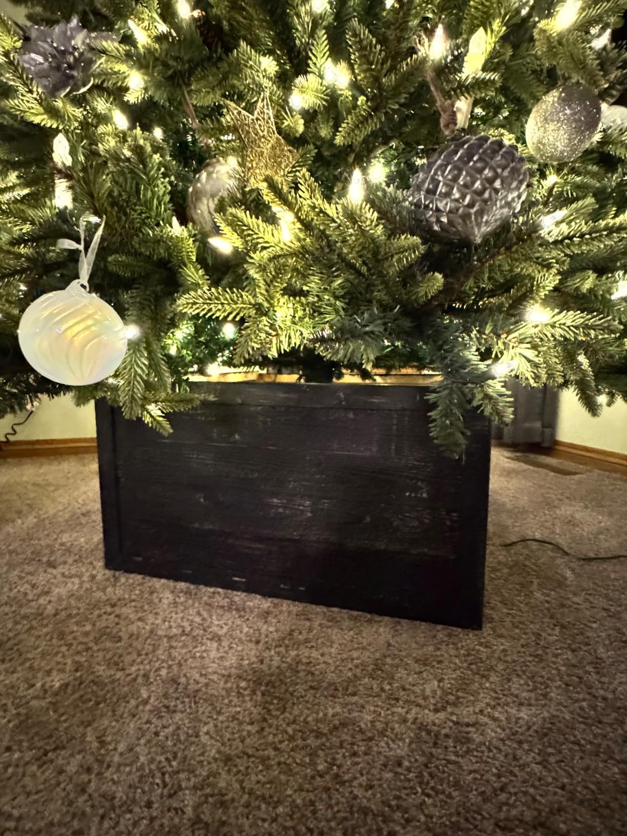 BARNWOODUSA Christmas Tree Collar or Box Made of Reclaimed Wood Rustic Skir customer photo 1