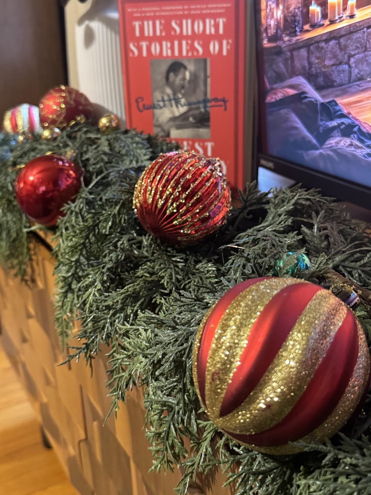 SHareconn 30ct 2.36 Inch Christmas Tree Balls Ornaments, Red & Gold, 60mm customer photo 1