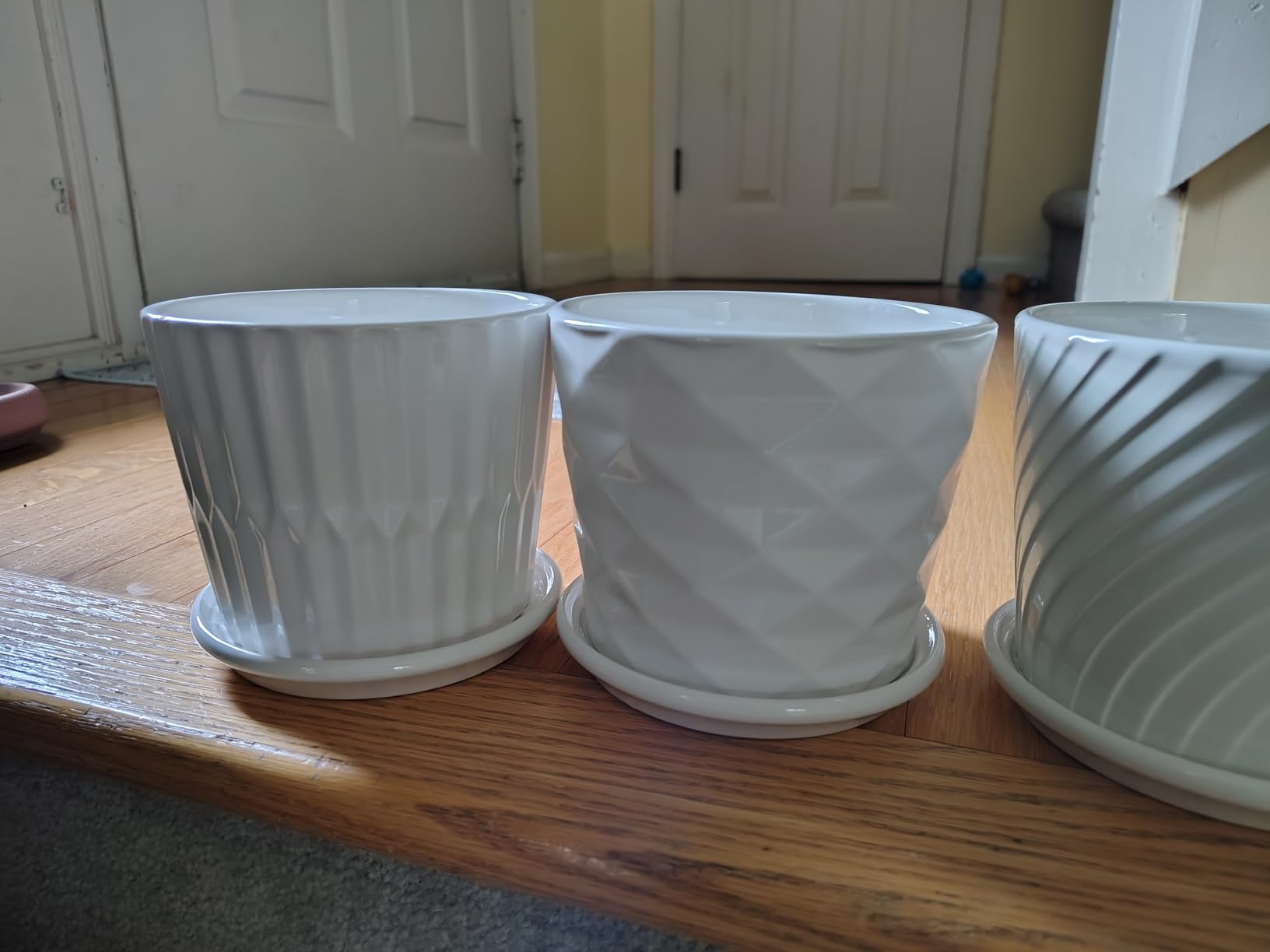 sietpoek 5.5” Ceramic Plant Pots with Drainage and Saucer 4PCs White customer photo 1