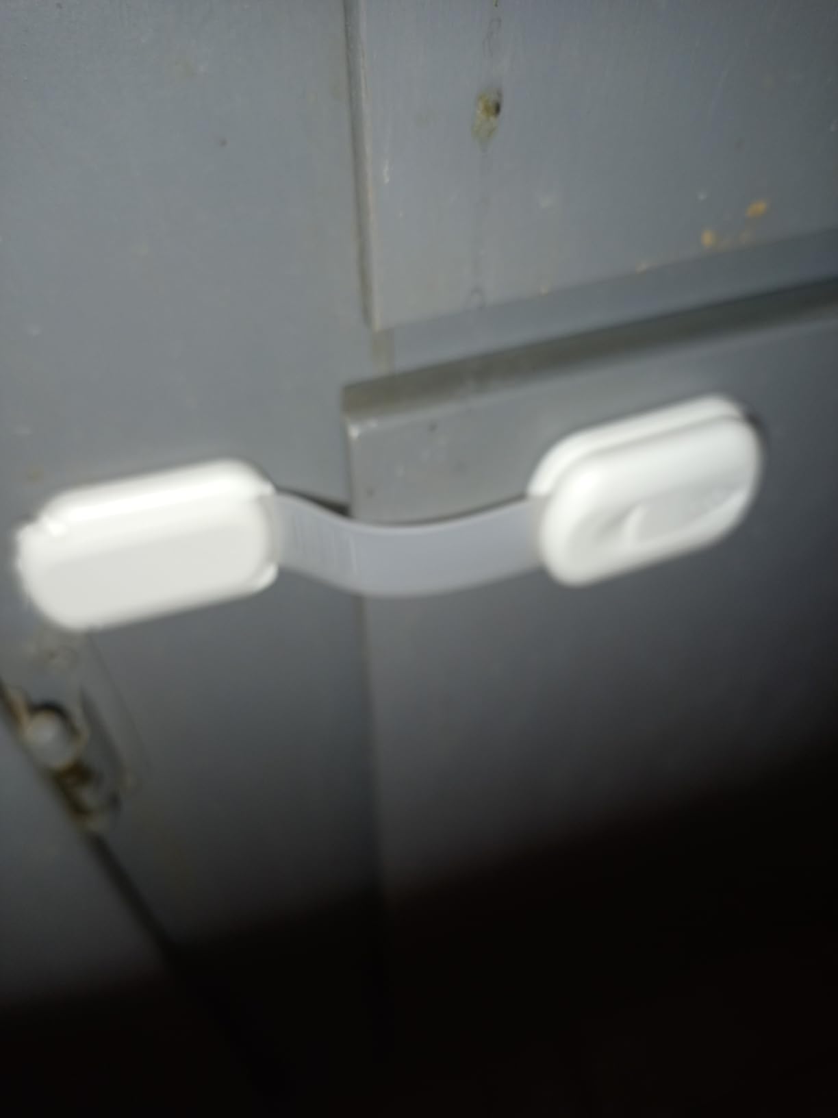 Vmaisi Multi-Use Adhesive Strap Locks for Baby Proofing Cabinets & Drawers customer photo 2