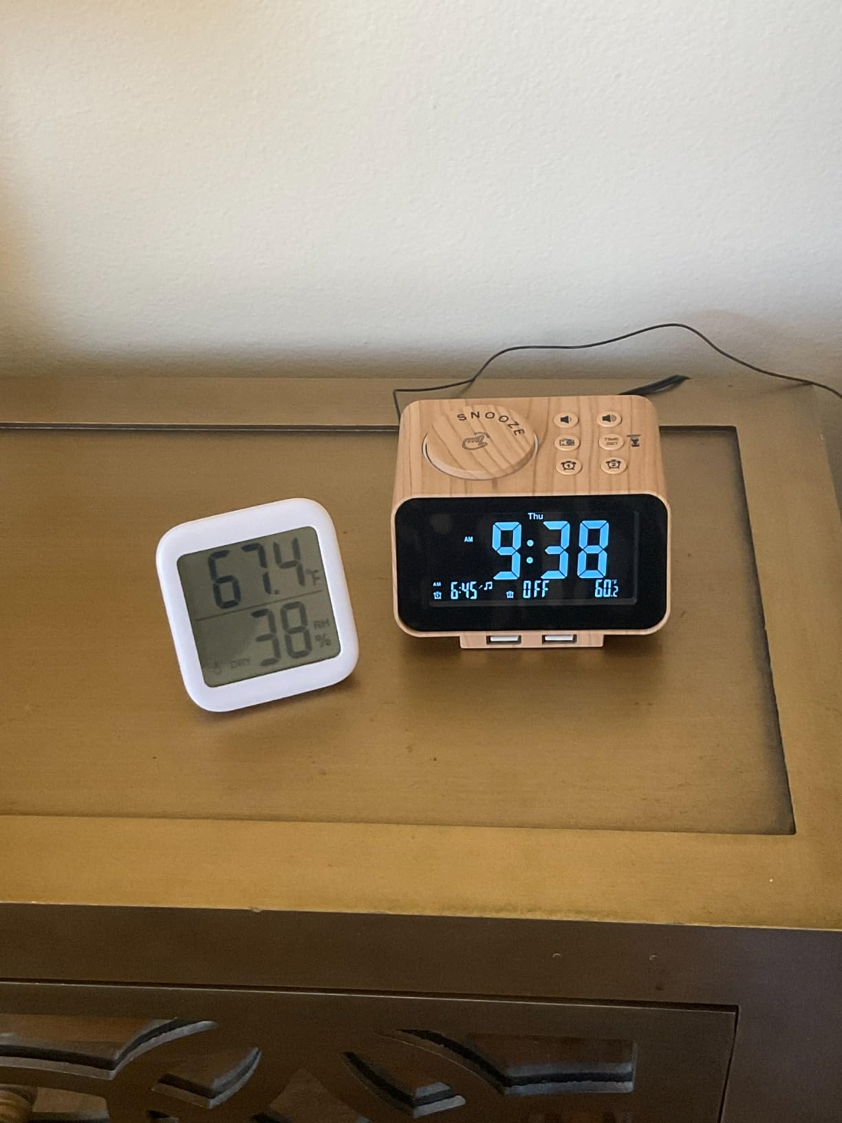 uscce Digital Dual Alarm Clock Radio for Bedrooms with 0-100% Dimmer | FM Radio with Weekday/Weekend Mode & 2 USB Charging Port & 6 Sound Adjustable Volume & Sleep Timer Temperature Battery Backup customer photo 1