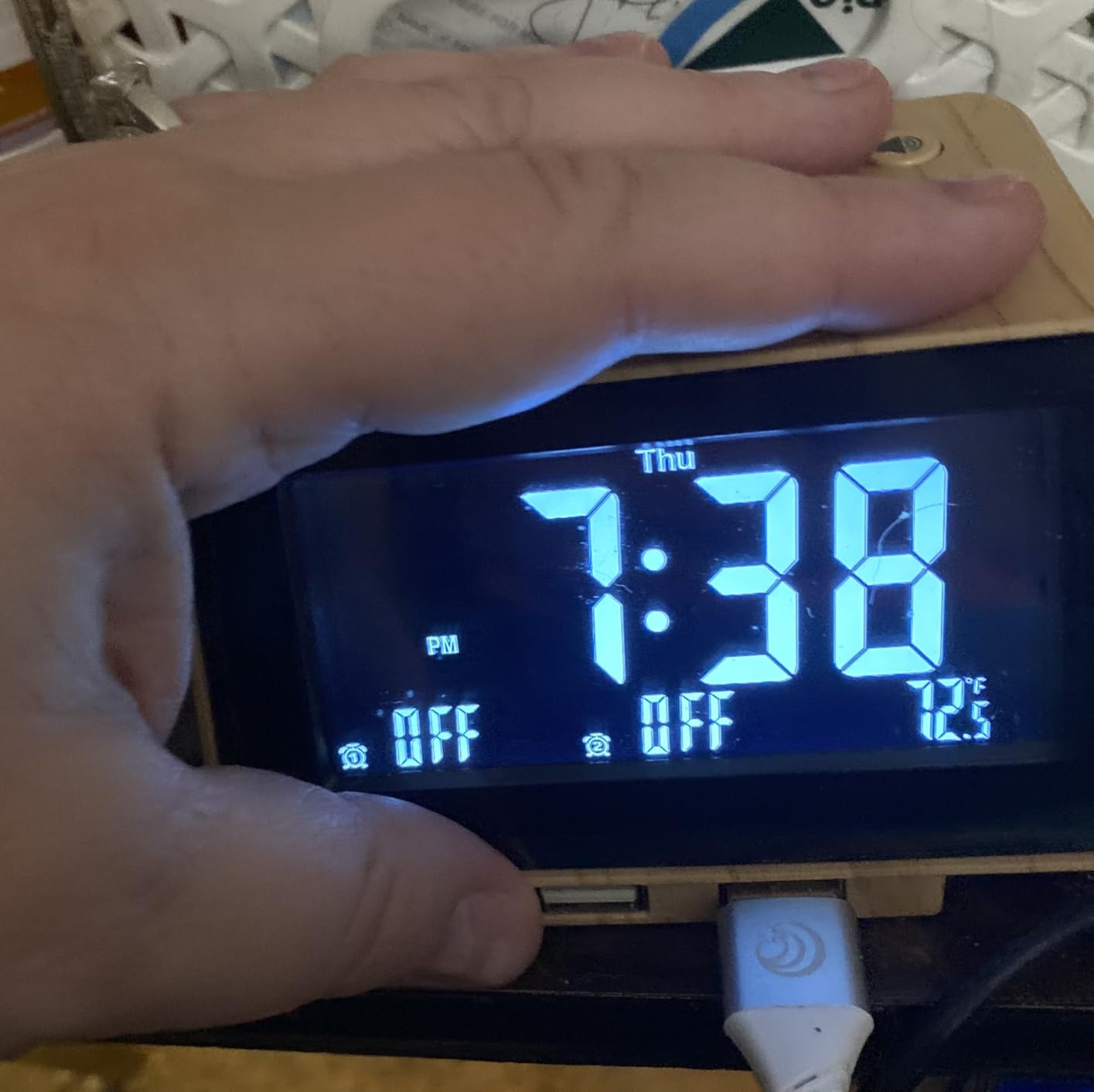uscce Digital Dual Alarm Clock Radio for Bedrooms with 0-100% Dimmer | FM Radio with Weekday/Weekend Mode & 2 USB Charging Port & 6 Sound Adjustable Volume & Sleep Timer Temperature Battery Backup customer photo 2