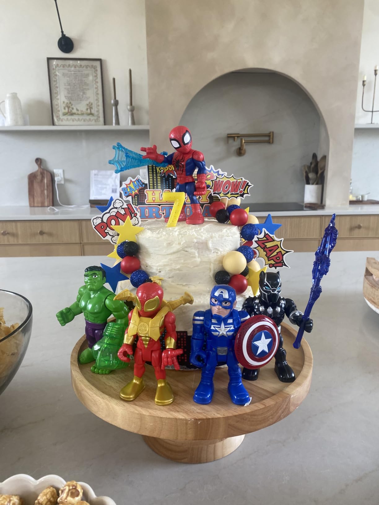 Marvel Super Hero Adventures 5-Inch Action Figure 5-Pack, Includes Captain America, Spider-Man, 5 Accessories (Amazon Exclusive) customer photo 2