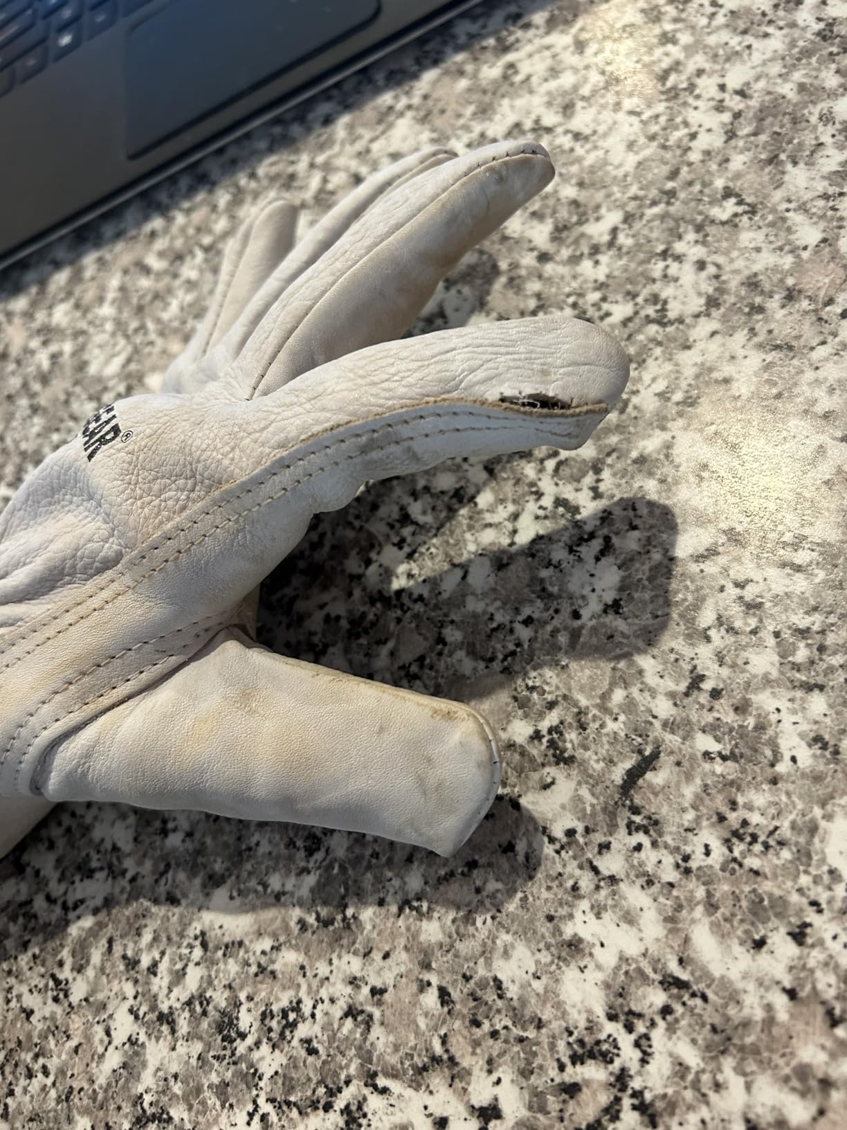SAFEGEAR Cowhide Leather Work Gloves with Keystone Thumb customer photo 2