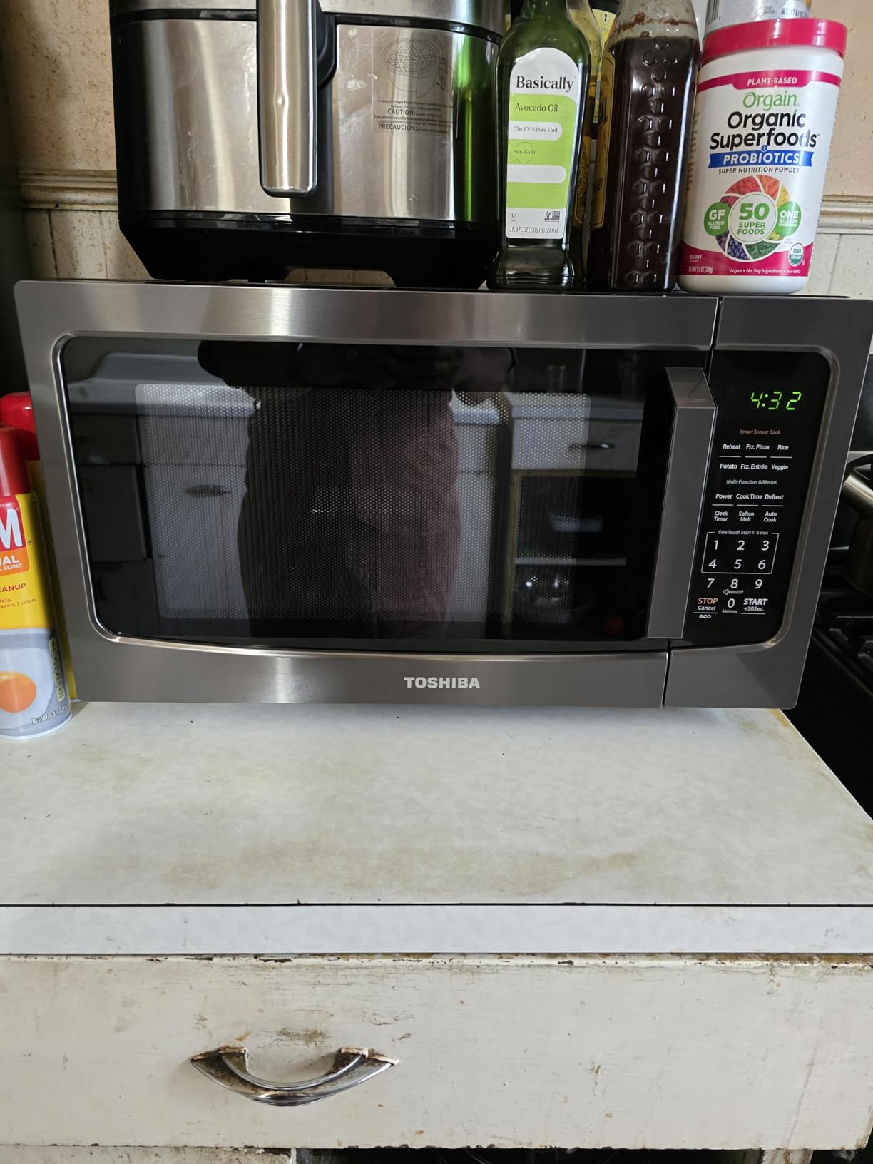 TOSHIBA Microwave Oven with Smart Sensor, 1.6 Cu.Ft, 1200W | Position Memory Turntable, Sound On/Off, Countertop, 13.6