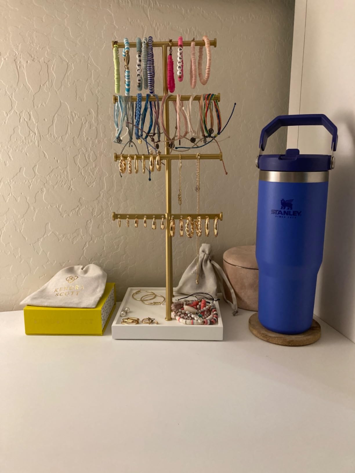 Amazon Basics Four-Tier Jewelry Organizer Tree Stand, Necklace Earring Bracelet Holder with Ring Storage, White/Brass customer photo 1