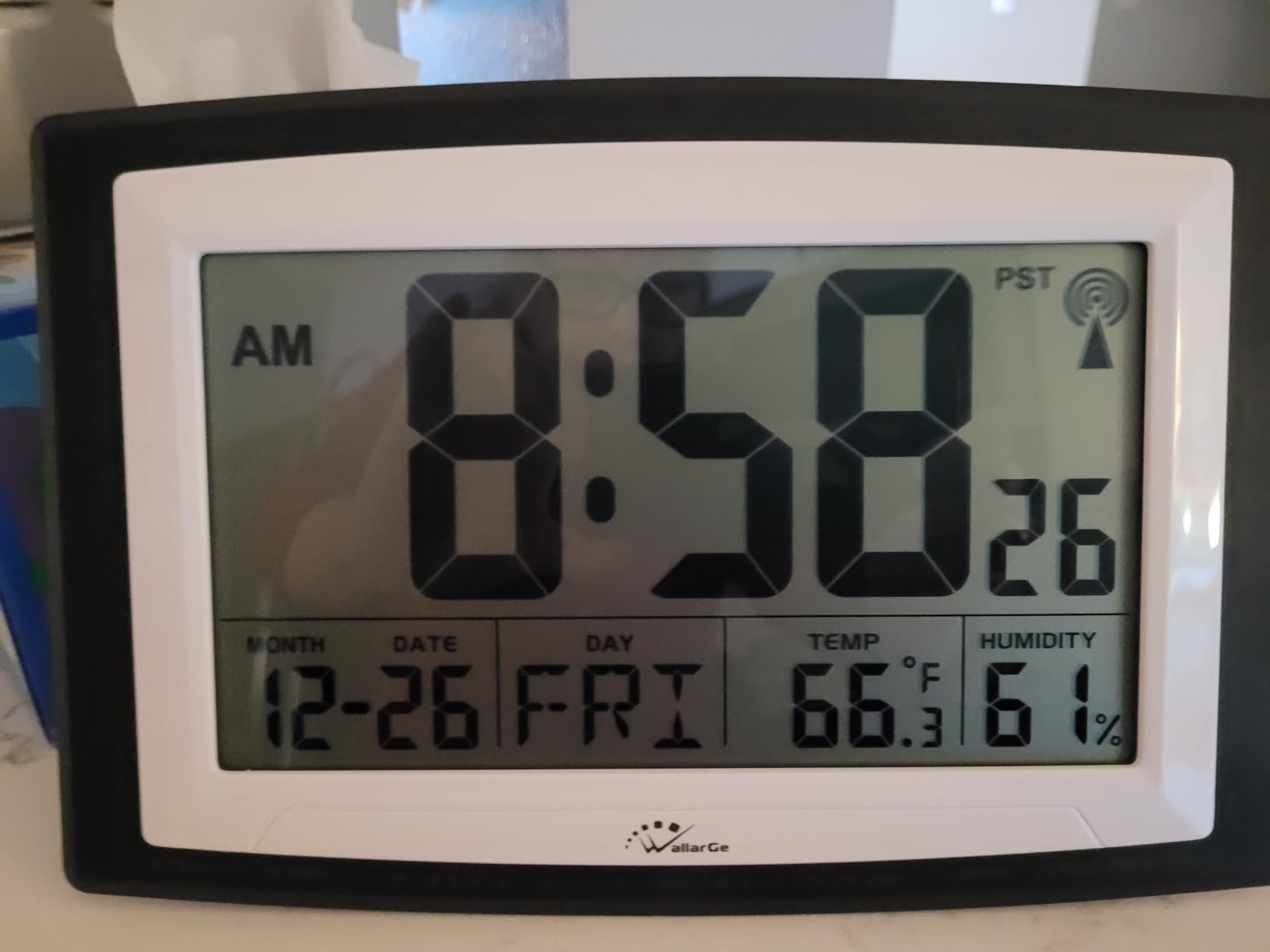 WallarGe Auto Set Digital Wall Clock Battery Operated, Auto DST customer photo 2