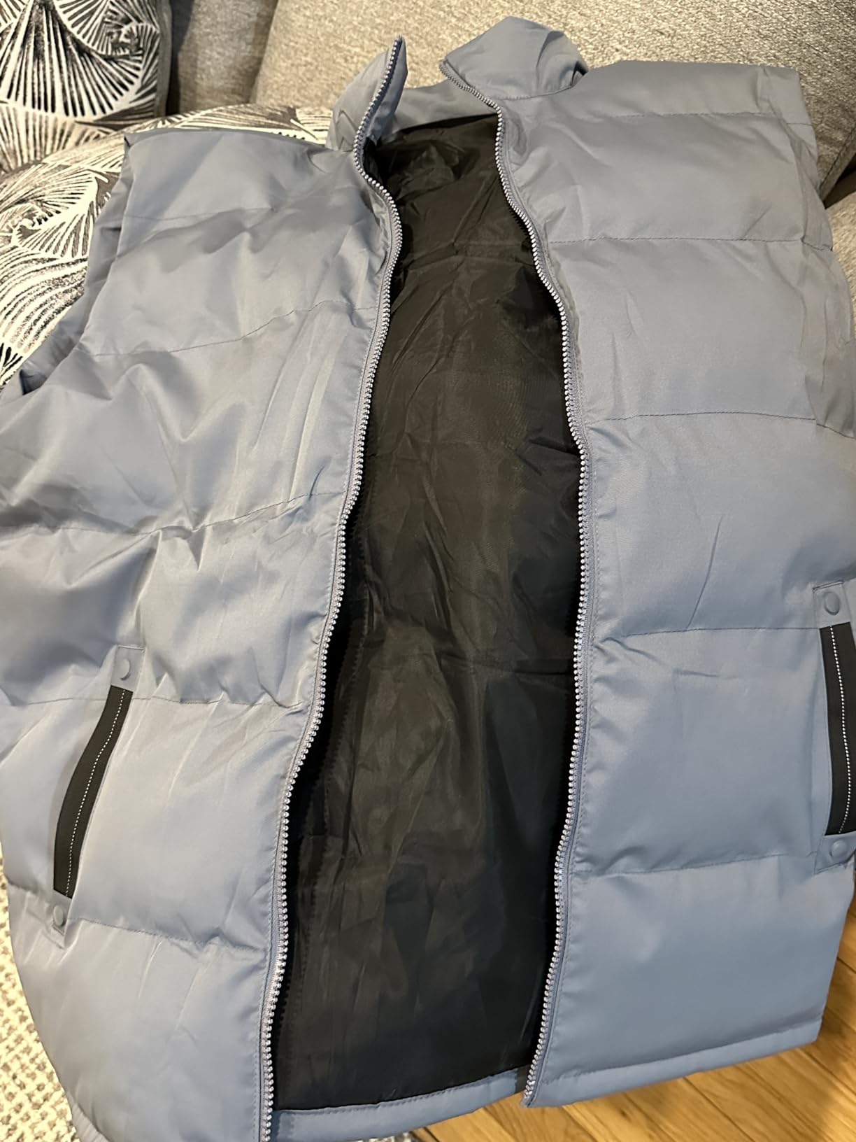XinYangNi Mens Puffer Vest Quilted Outerwear Winter Warm Down Puffy Vests Lightweight Casual Padded Jacket customer photo 2