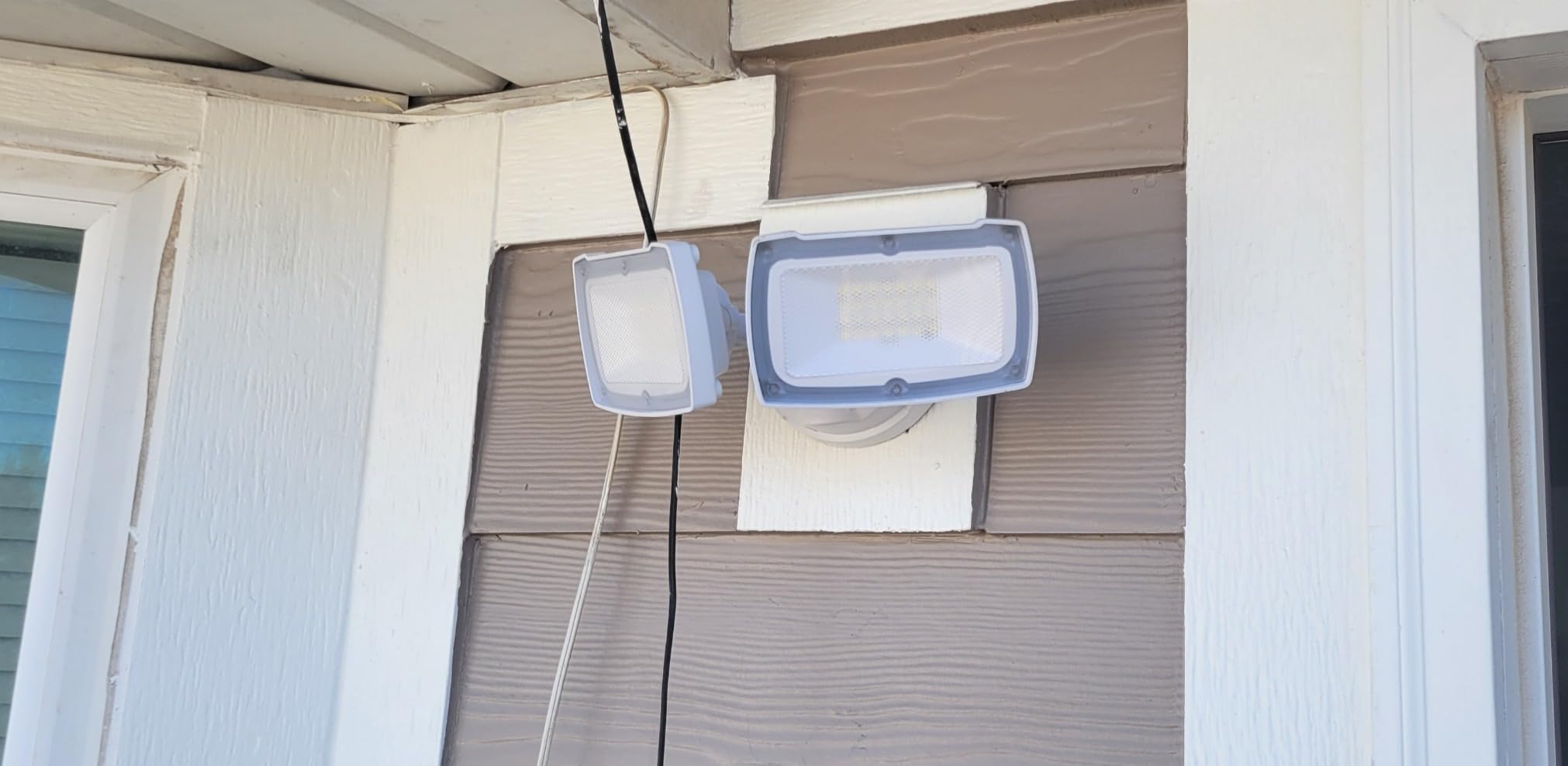 LEPOWER 28W Flood Lights Outdoor - 3000LM Brightness LED Security Lights customer photo 1
