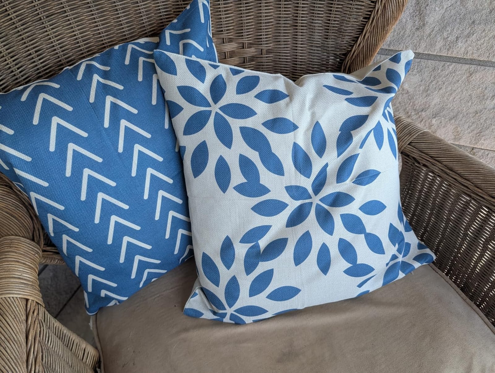 YCOLL Pillow Covers 18x18 Set of 4, Modern Sofa Throw Pillow Cover, Decorative Outdoor Linen Fabric Pillow Case for Couch Bed Car，Light Blue customer photo 2