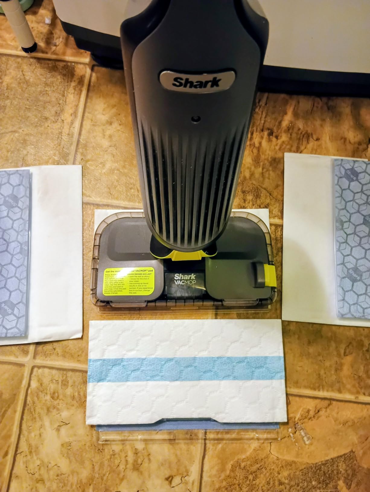 Shark VACMOP Cordless Vacuum & Spray Mop, Gray, VM252 customer photo 2