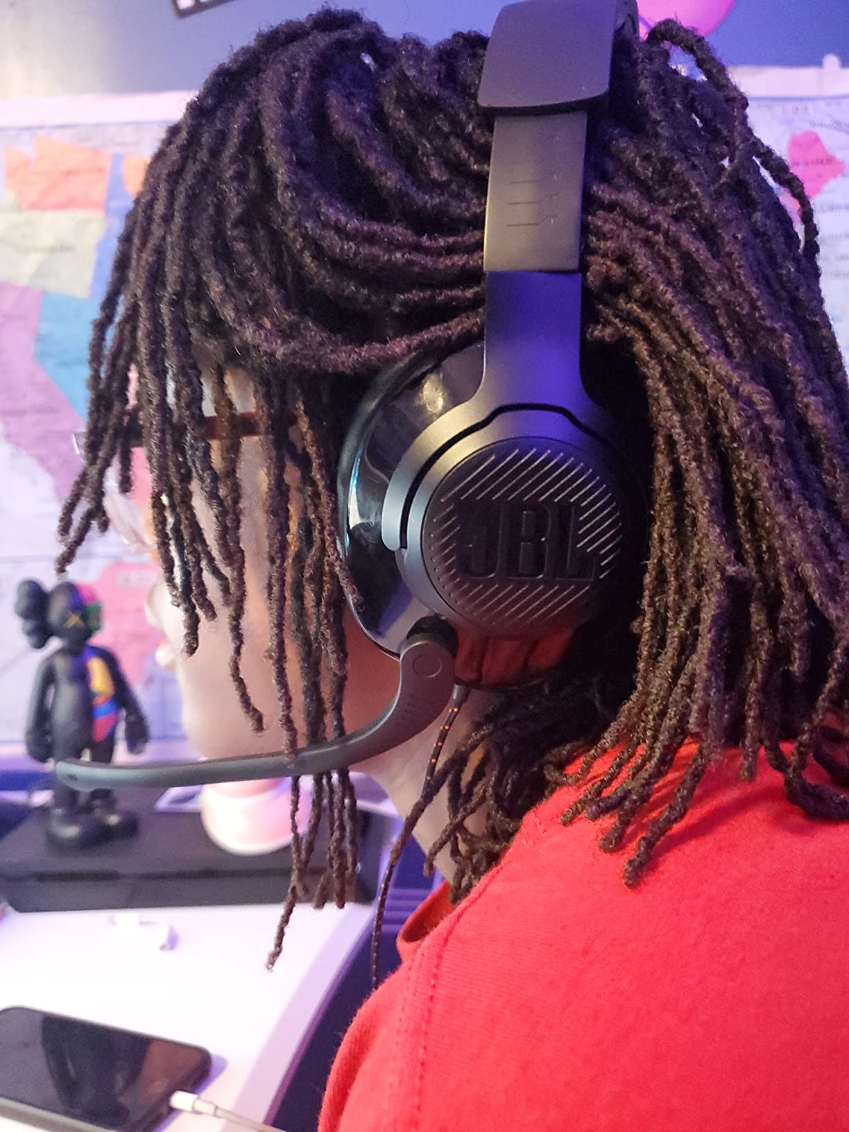 JBL Quantum 200 - Wired over-ear gaming headset with Voice focus directional flip-up mic and memory foam ear cushions (Black) customer photo 2