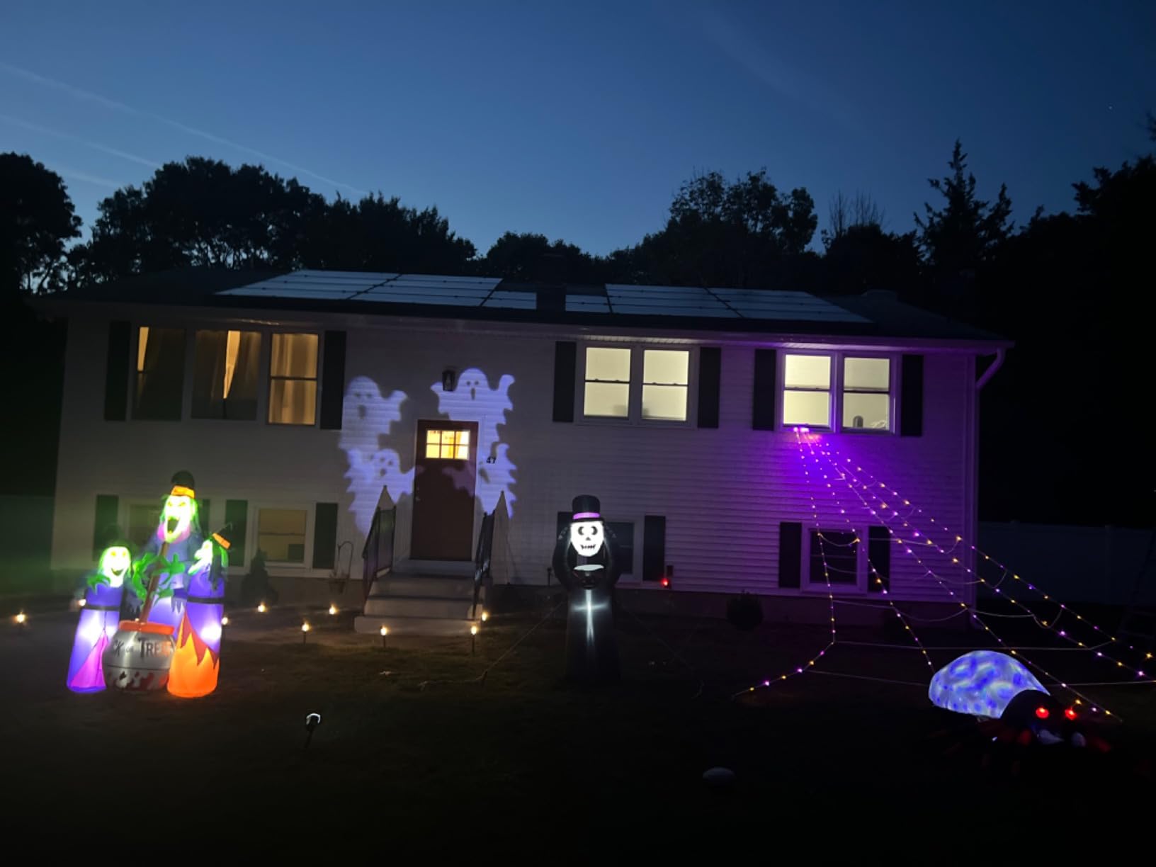 PEIDUO Halloween Projector Lights, Rotating Ghost Projector Halloween, Waterproof Outdoor Halloween Projector, Landscape, Yard, Patio, Garden, Party Decor customer photo 2