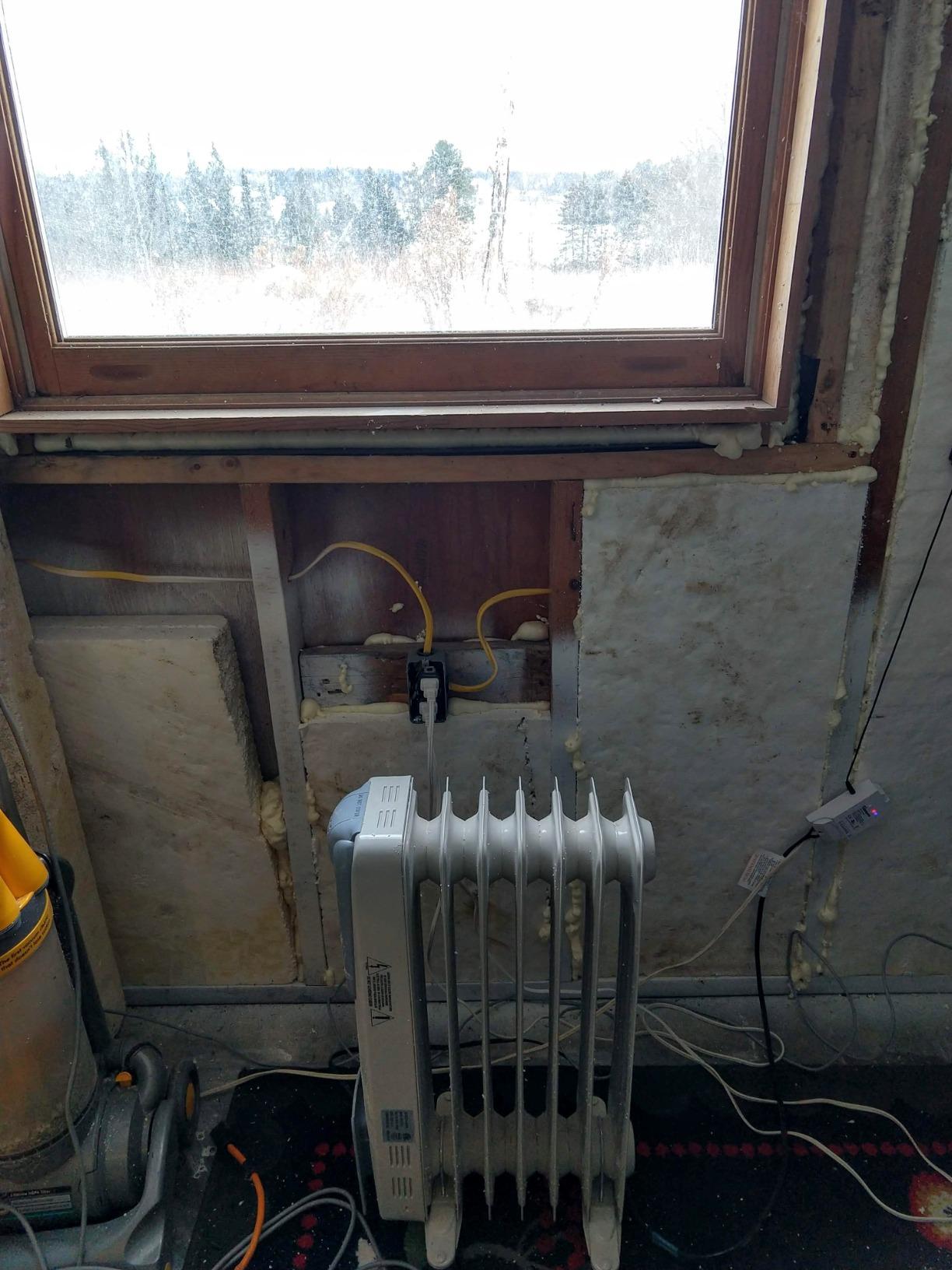 COSTWAY Oil Filled Radiator Heater, 1500W Portable Space Heater with Adjustable Thermostat, 3 Heat Settings, Overheat and Tip-Over Protection, Electric Oil Heater for Indoor Use, Bedroom, Office customer photo 1