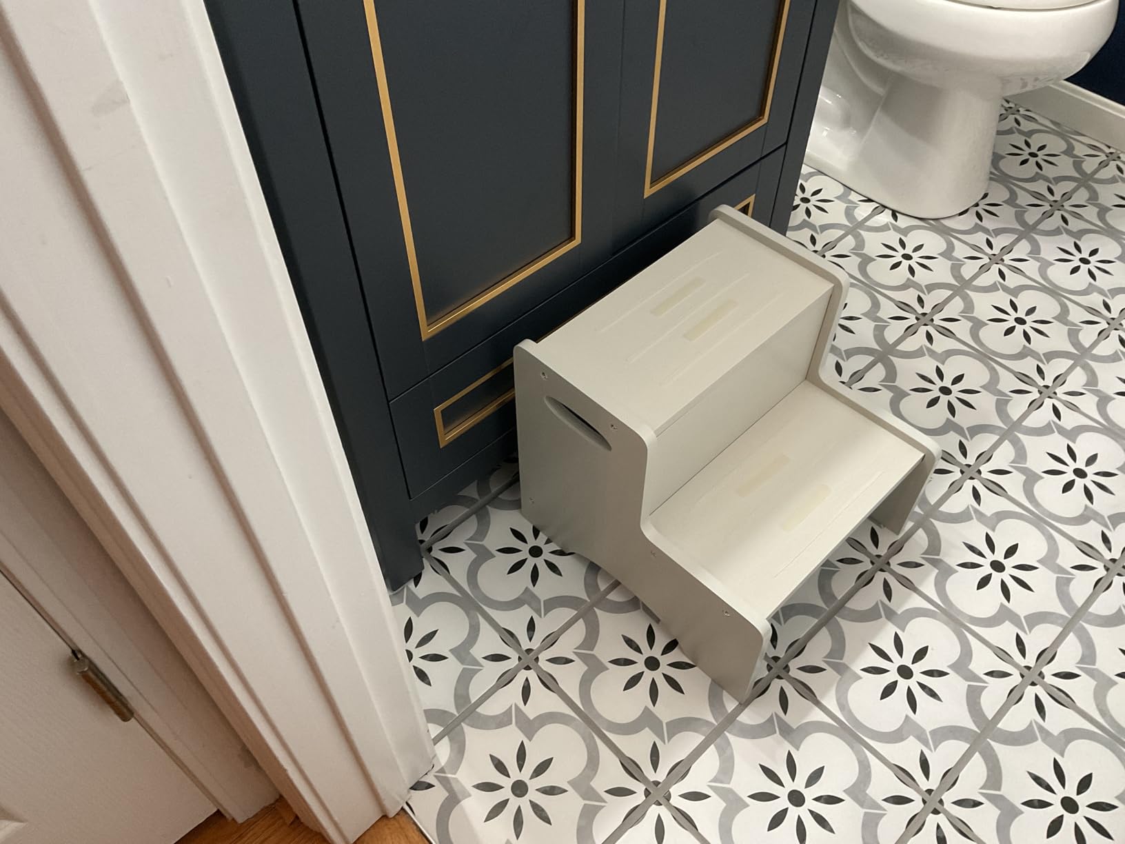 WOOD CITY Toddler Step Stool, Wooden 2 Step Stools for Bathroom Sink Potty Training Kitchen Dual Height Stool Helper for Kids Bonus Non-Slip Pads and Handles for Safety (White) customer photo 2