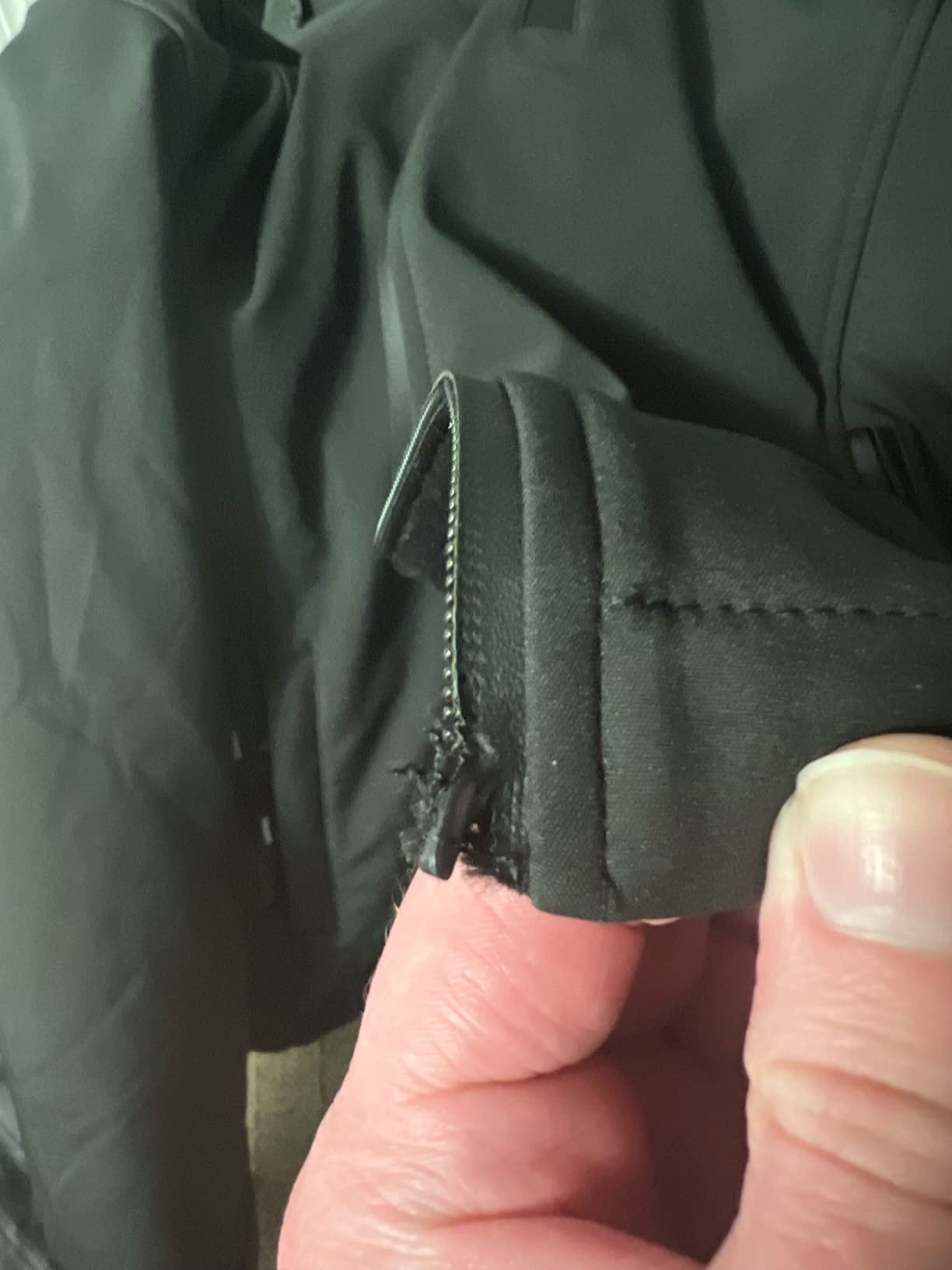 ARRIS Men`s Heated Jacket, Electric Heating Coat with 7.4V Battery and Detachable Hood - Waterproof, 8 Heating Areas customer photo 1