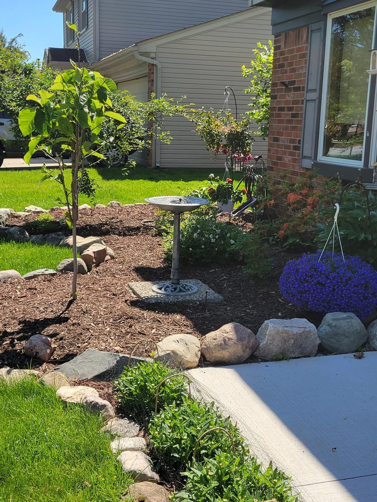 VIVOHOME Bird Bath for Outside, Polyresin Pedestal Birdbath, Gray customer photo 1