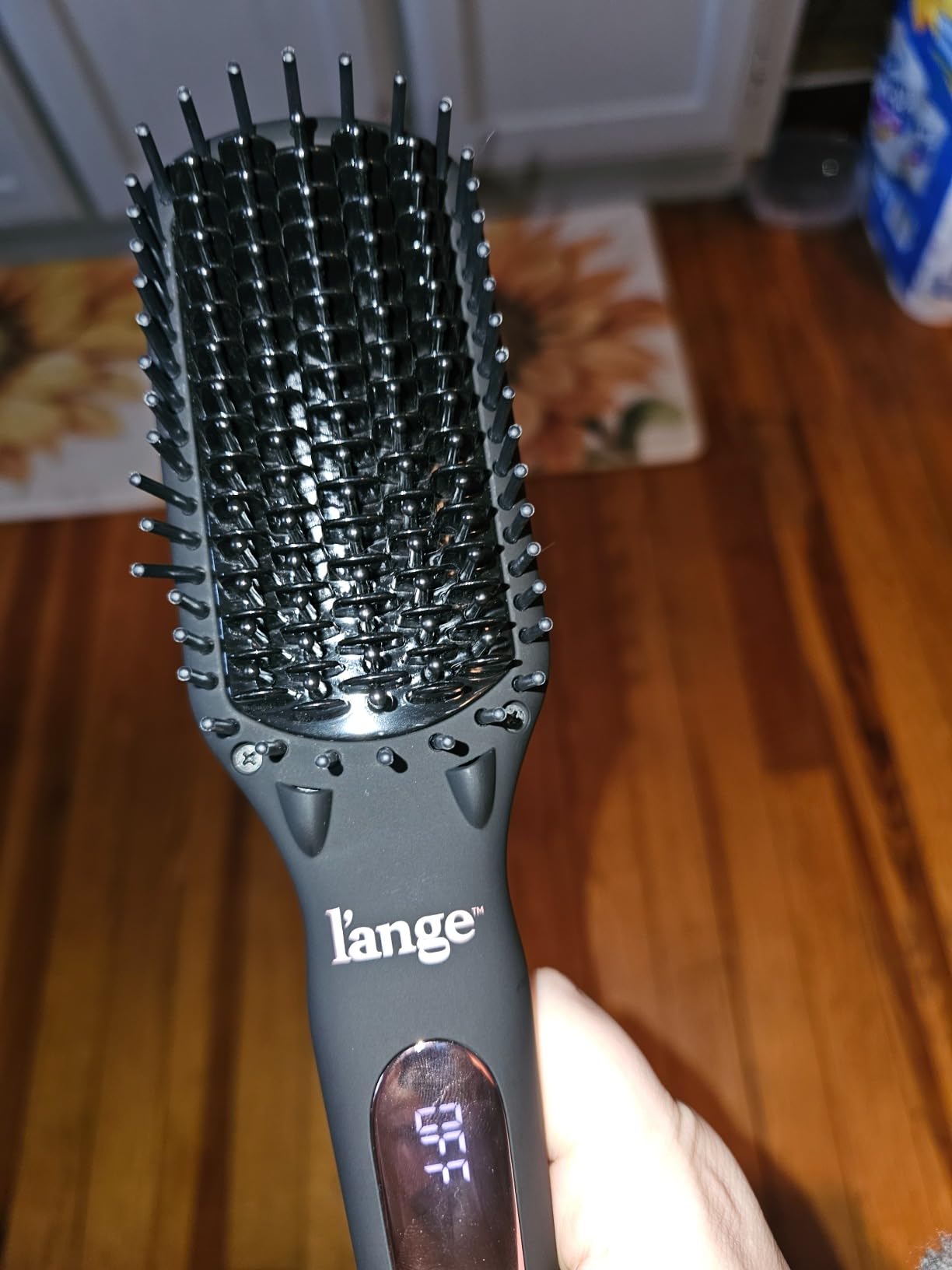 L'ANGE HAIR Le Vite Straightening Brush | Heated Hair Tool for Smoother, Frizz-Controlled Look | Dual-Voltage Hot Brush Straightener for Effortless Styling & Shine | Ceramic Standard Size (Blush) customer photo 1