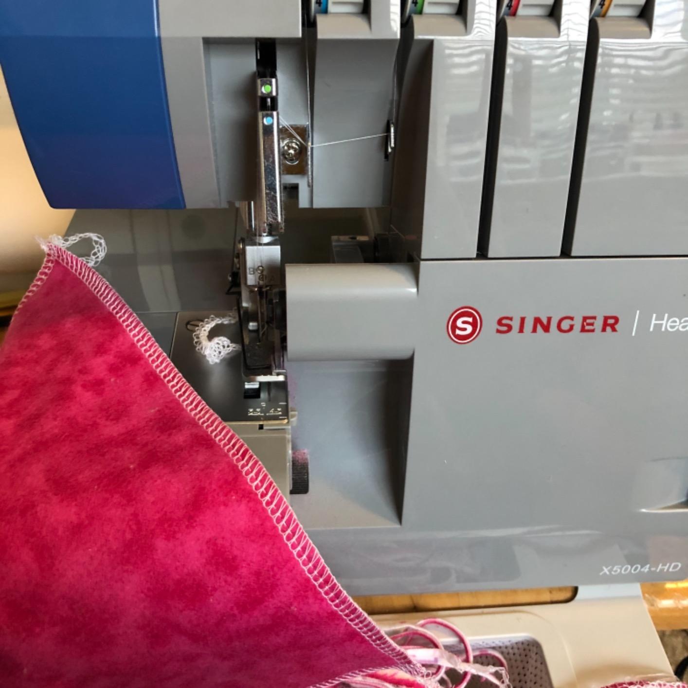 SINGER® X5004-HD Serger Overlock Machine, 2-3-4 Thread Capability customer photo 2