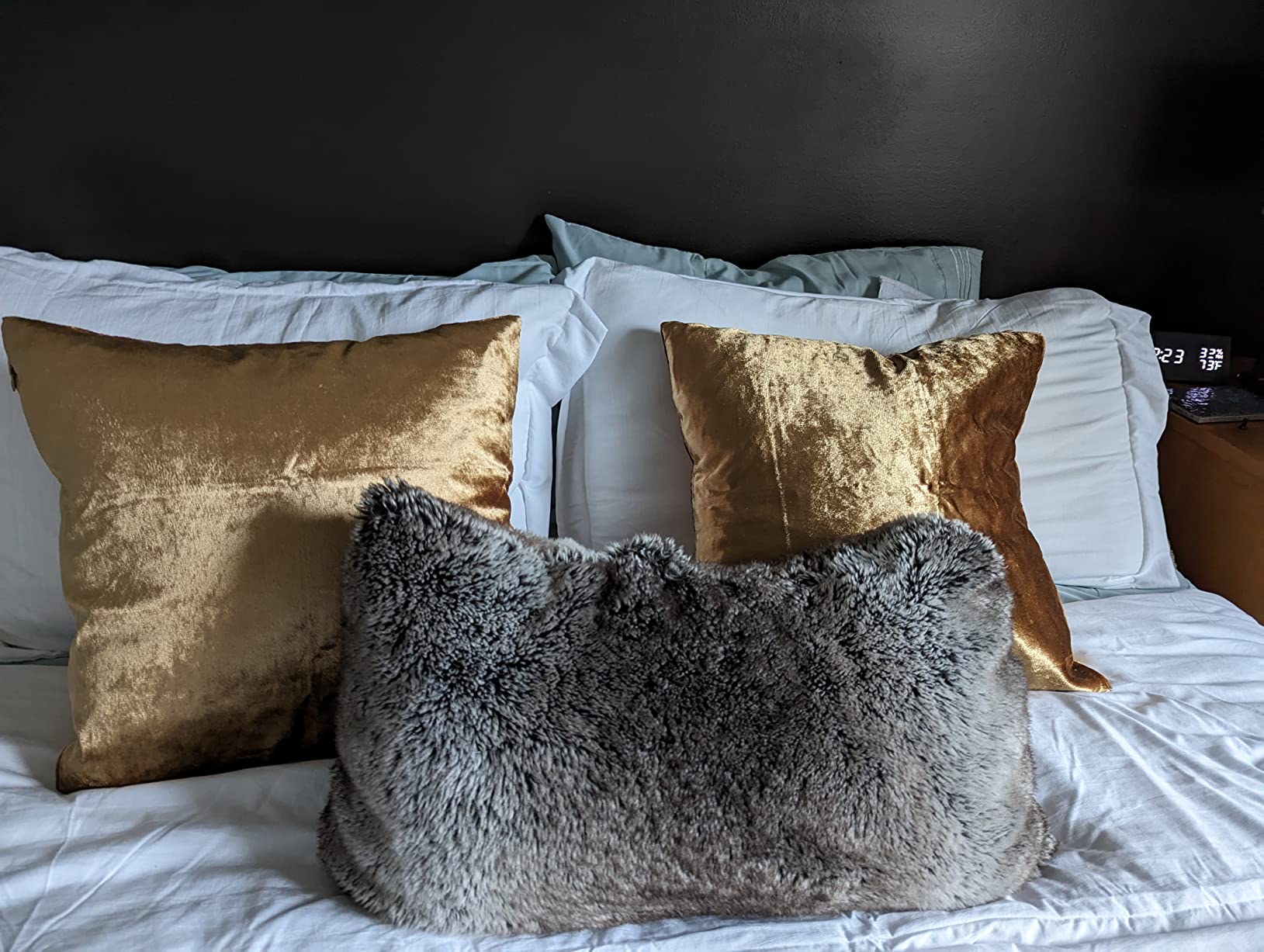 Phantoscope Throw Pillow Insert with 100% Cotton Cover, 18x18 Inch, 1 Pack customer photo 2