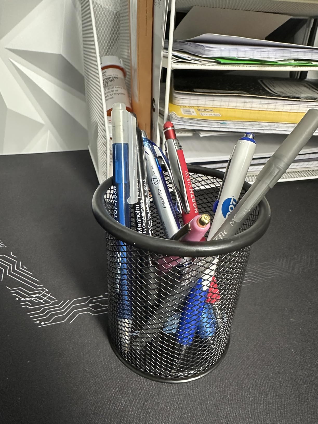 HSYMQ Black Pen Holder Cup for Desk, Pencil Cup Holder, Black Wire Mesh Pen Cup for Desk Office Pen Organizer customer photo 1