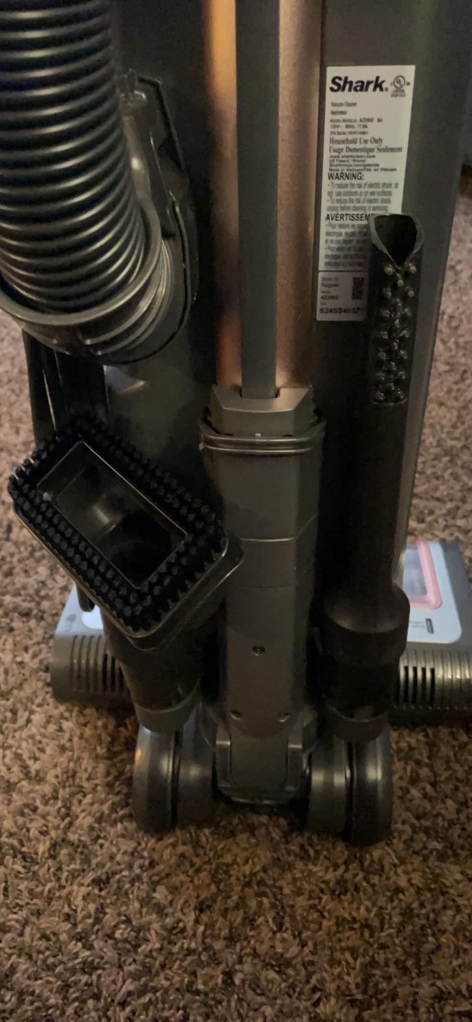 Shark AZ2002 Vertex Powered Lift-Away Upright Vacuum with DuoClean PowerFins, Self-Cleaning Brushroll, Large Dust Cup, Pet Crevice Tool, Dusting Brush & Power Brush, Silver/Rose Gold customer photo 2
