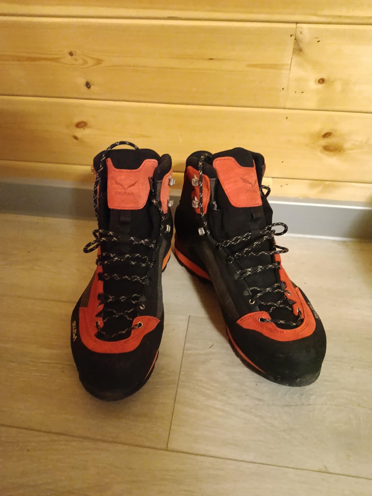 Salewa Men's Crow GTX Mountaineering Boots customer photo 2