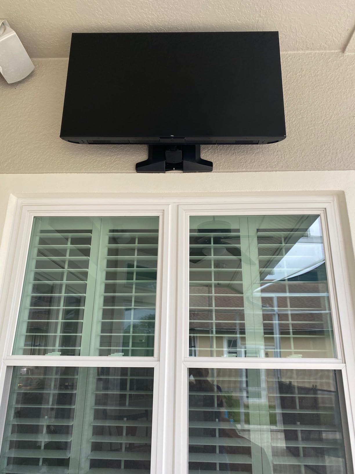 VIVO Motorized TV Wall Mount for 37 to 70 inch Screen up to 77 lbs, Above Fireplace Height Adjustable Electric Pull Down Mantel Bracket, Black, MOUNT-E-M070R customer photo 1