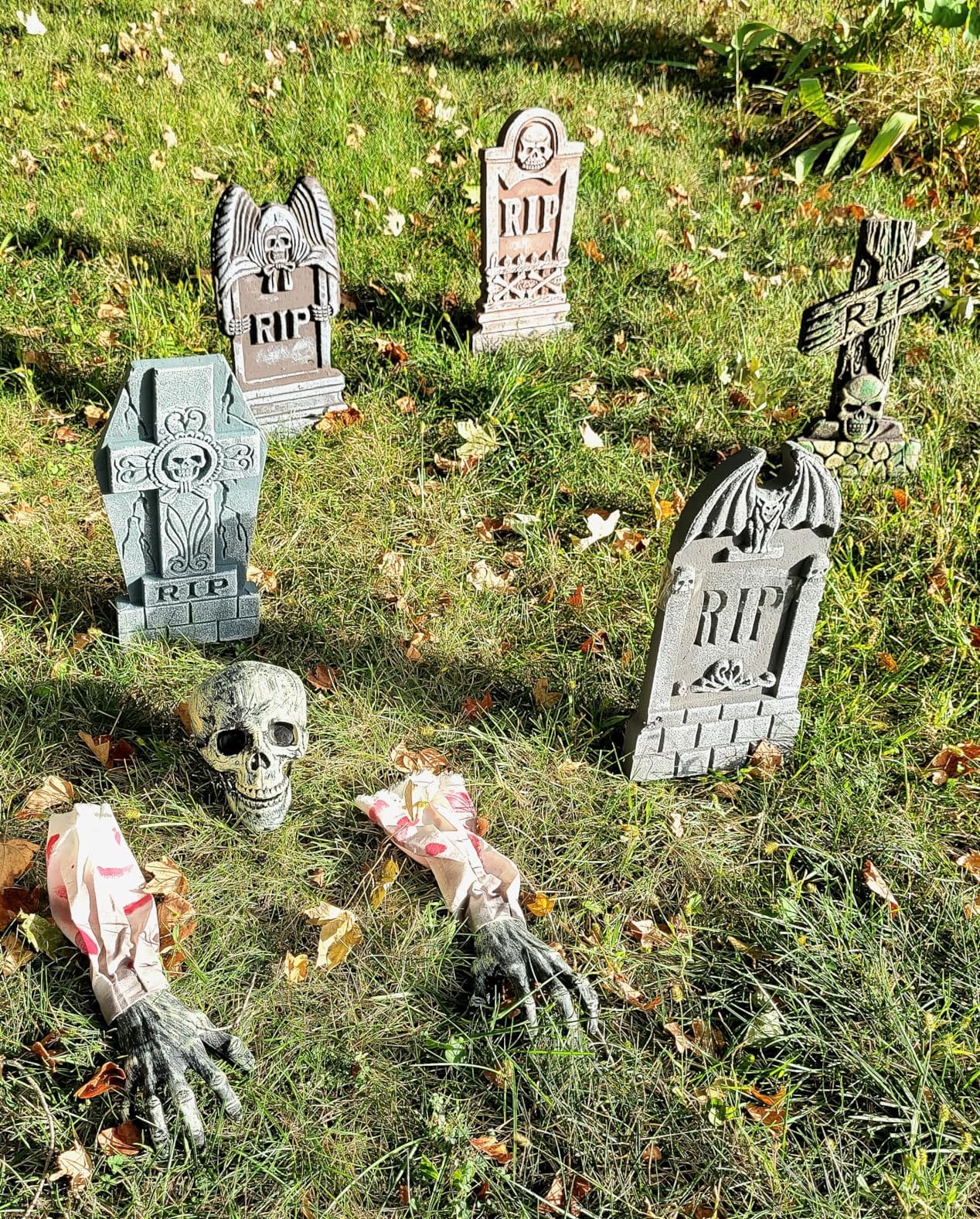 FUNPENY Halloween Foam RIP Tombstones, 5 Pack 17