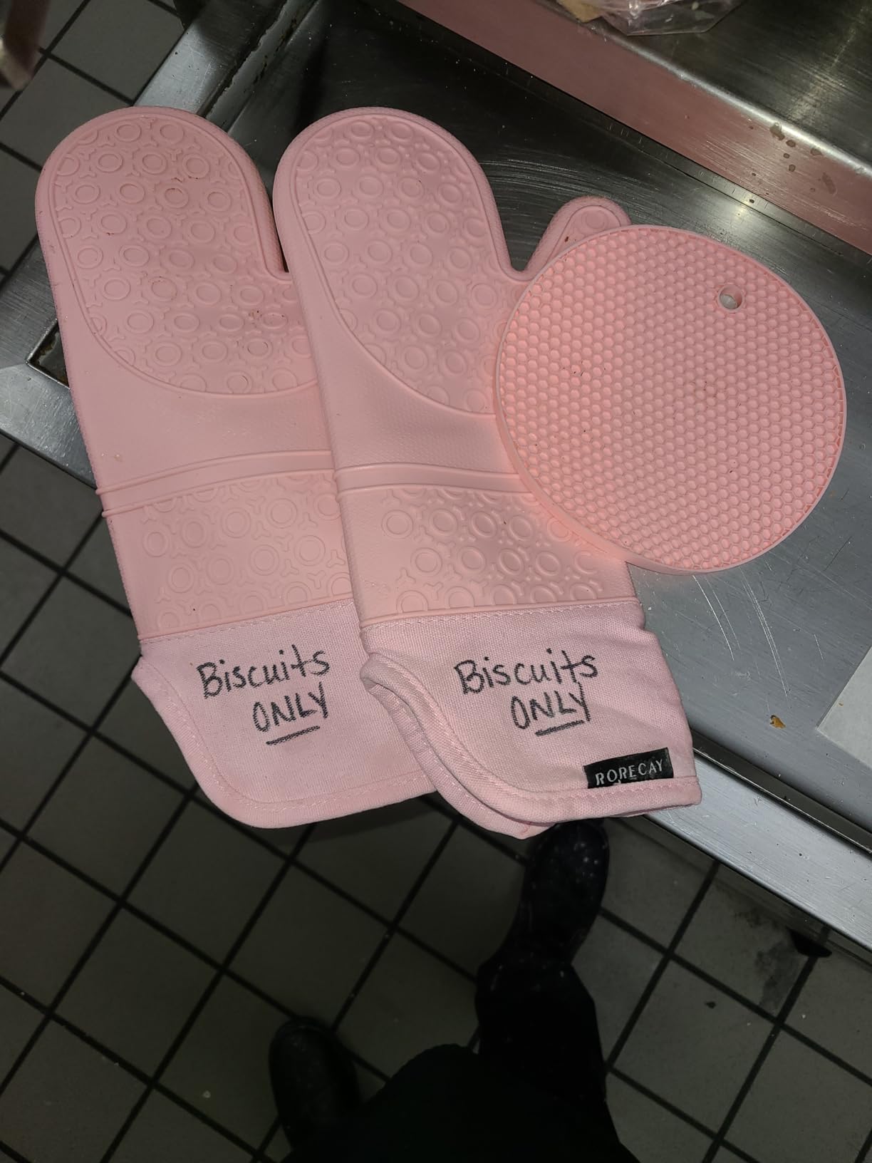 RORECAY Silicone Oven Mitts and Pot Holders Sets, Gloves for Kitchen, Gray customer photo 2