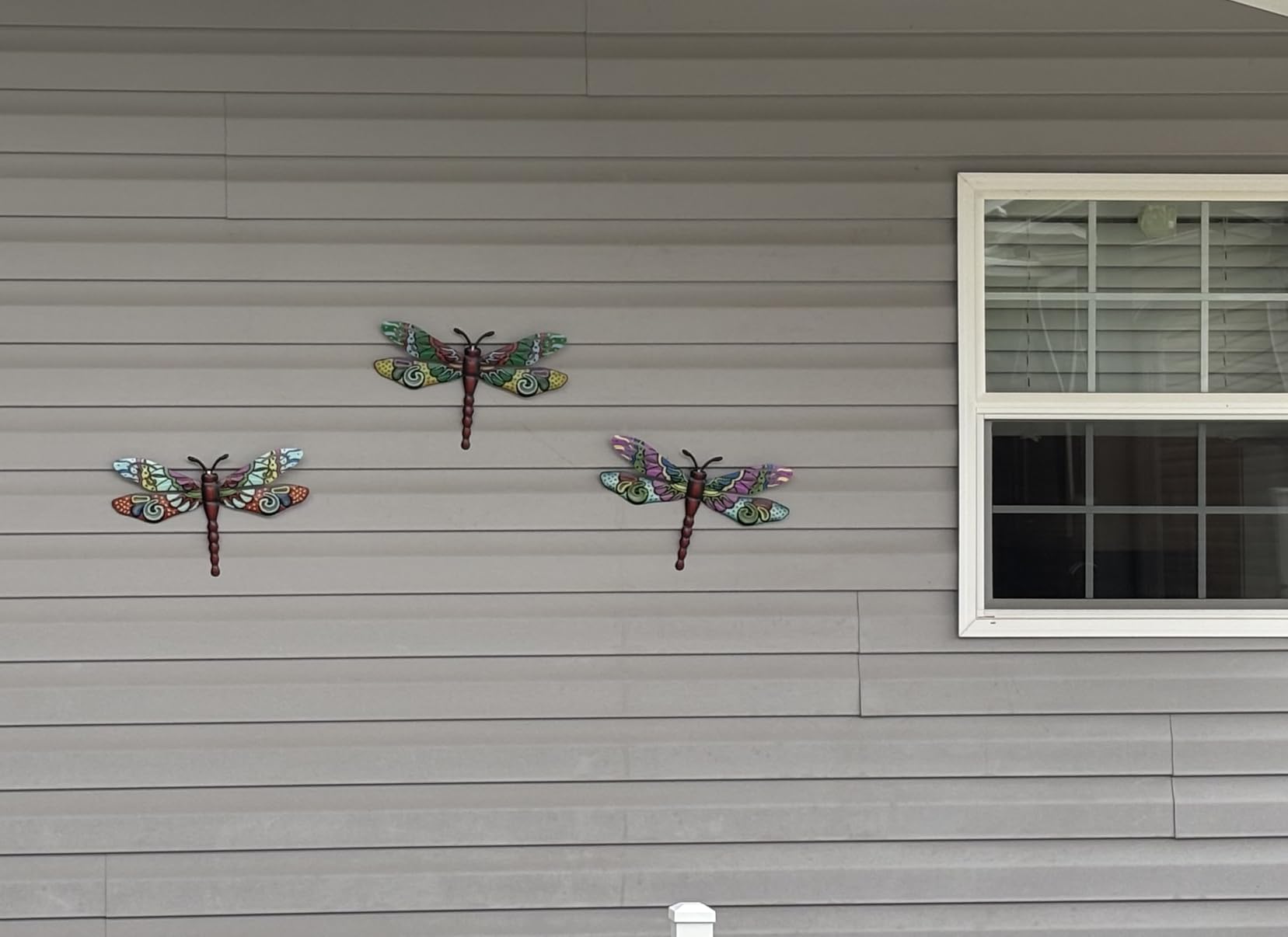 Metal Dragonfly Wall Decor Outdoor Garden Fence Art,Hanging Decorations for Living Room, Bedroom, 3 Pack customer photo 1