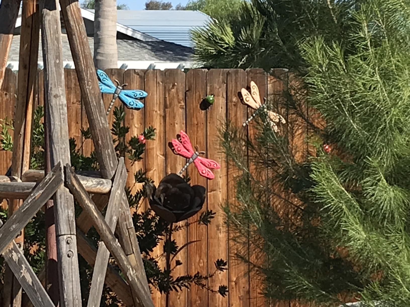 Metal Dragonfly Wall Decor Outdoor Garden Fence Art,Hanging Decorations for Living Room, Bedroom, 3 Pack customer photo 2
