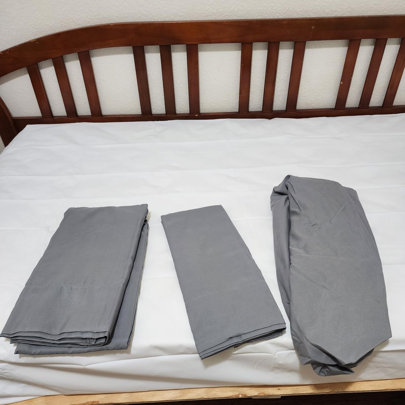 Amazon Basics 5-Piece Lightweight Microfiber Comforter Set with Sheets, Bed-in-a-Bag, Gray Calvin Striped Bedding, Twin/Twin XL customer photo 1
