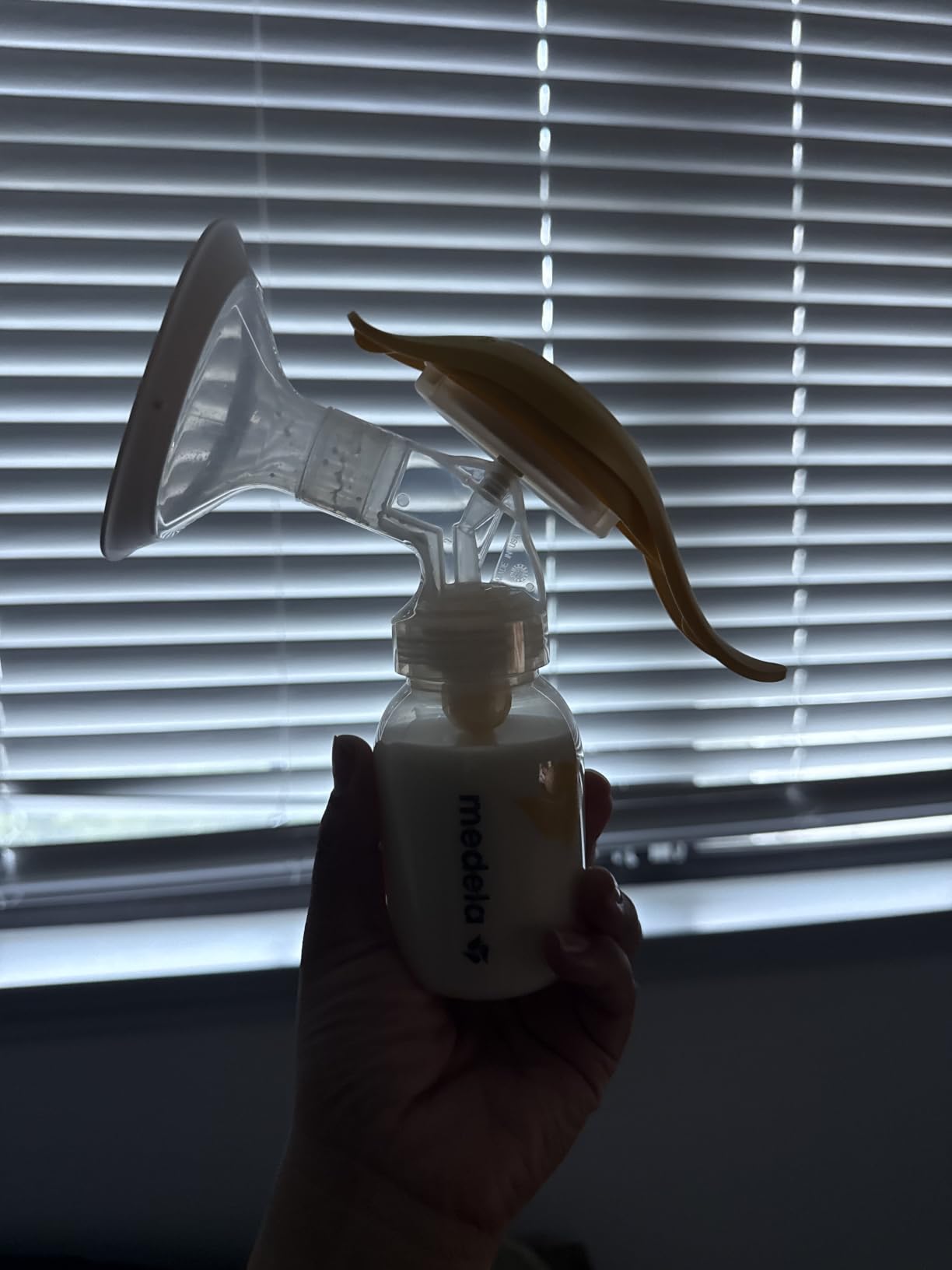 Medela Harmony Manual Breast Pump, On-the-Go, More Milk Output | Soft-Rim Comfort Shield, 2-Phase Expression, Lightweight & Portable, 5 oz, BPA-Free, Hand Pump customer photo 1