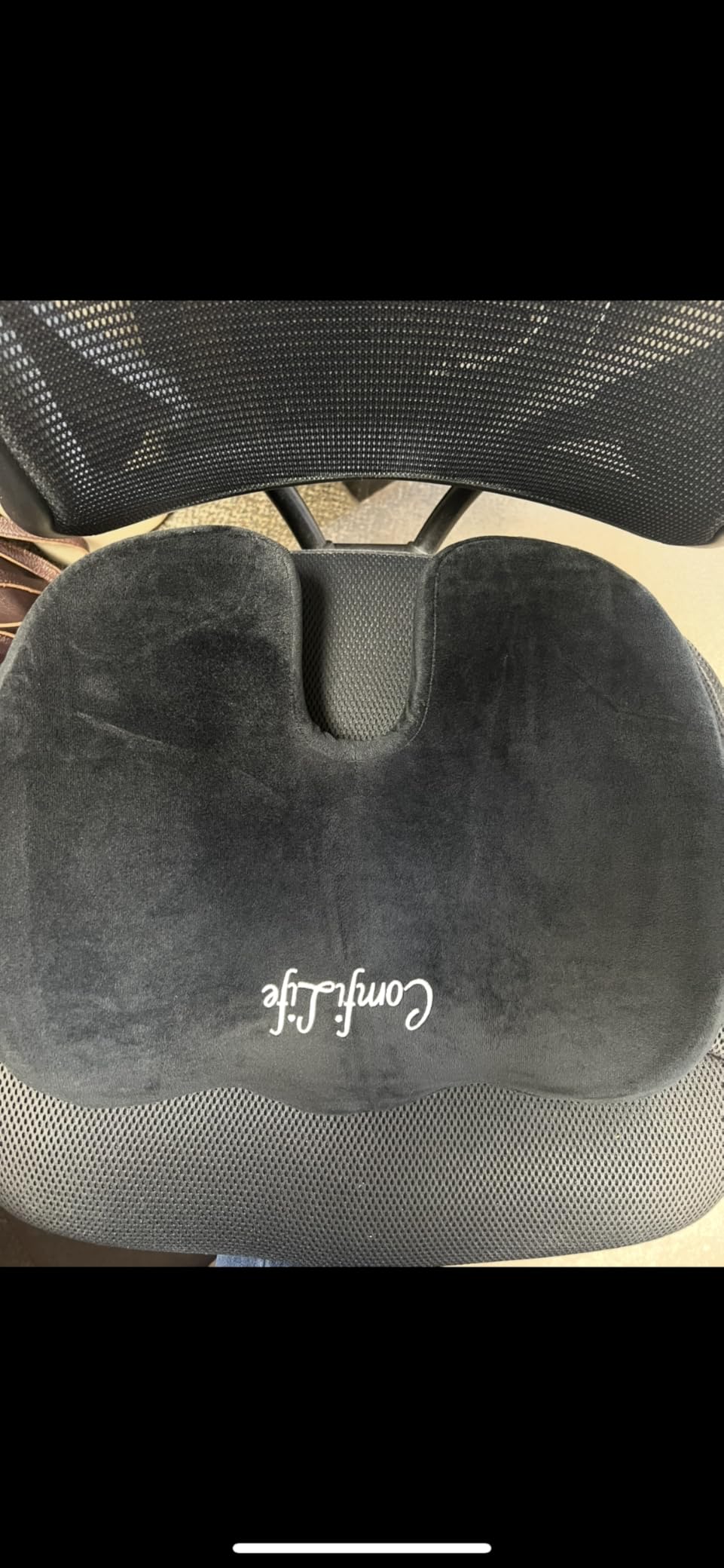 ComfiLife Doctor Recommended Seat Cushion - Premium Gel & Memory Foam Office Chair, Car Seat, Lifting Cushion - Chair Cushions for Back & Sciatica Relief - Seat Cushions for Office & Desk (Black) customer photo 1