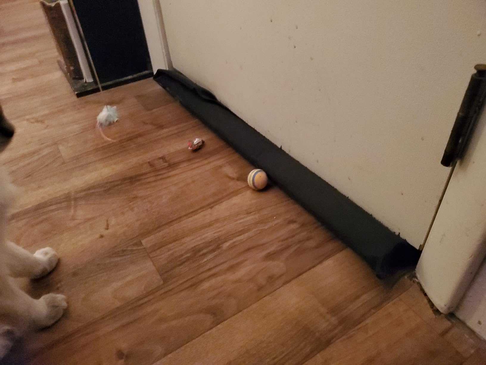 Everlasting Comfort Under Door Draft Stopper for Bottom of Doors, 1 Pack customer photo 2