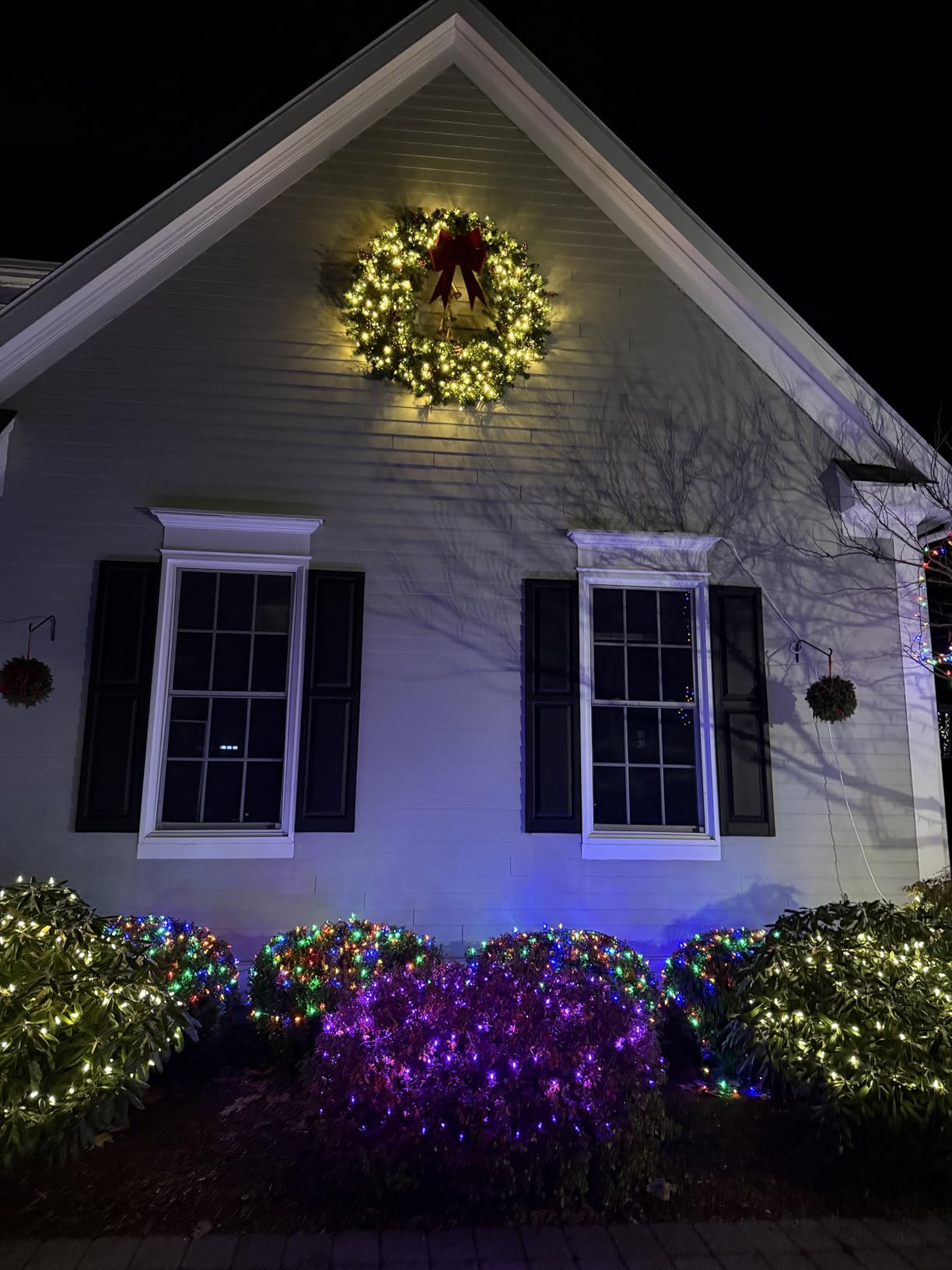 Best Choice Products 60in Large Artificial Pre-Lit Fir Christmas Wreath Holiday Accent Decoration w/ 300 LED Lights, 930 PVC Tips customer photo 1