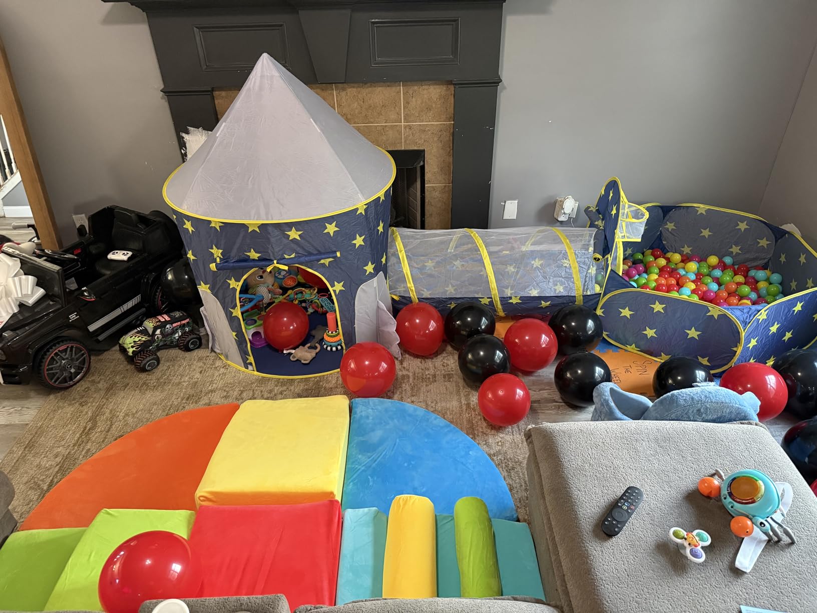 PigPigPen 3pc Kids Play Tent for Boys with Ball Pit, Crawl Tunnel, Princess Tents for Toddlers, Baby Space World Playhouse Toys, Boys Indoor& Outdoor Play House, Perfect Kid’s Gifts customer photo 2