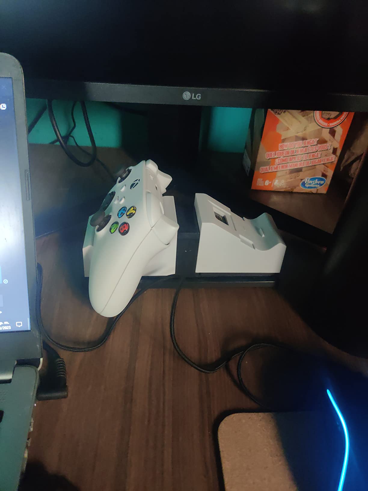 PowerA Dual Charging Station for Xbox Series X|S - White customer photo 1