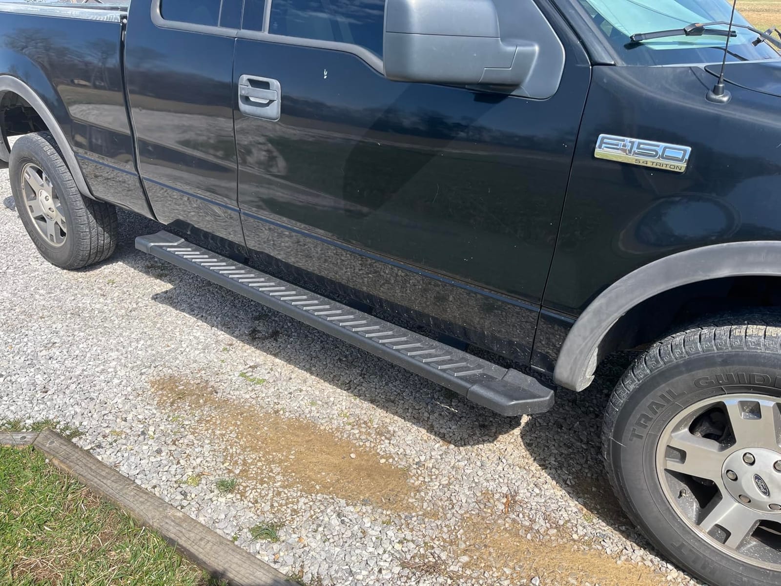 COMNOVA Pair Running Board Nerf Bar Compatible with 15-26 Ford F150 Superduty Crew Cab (4 Full Size Doors) Rocker Slider Side Steps, Width 6 Inches V Style with OE Style Brackets customer photo 1