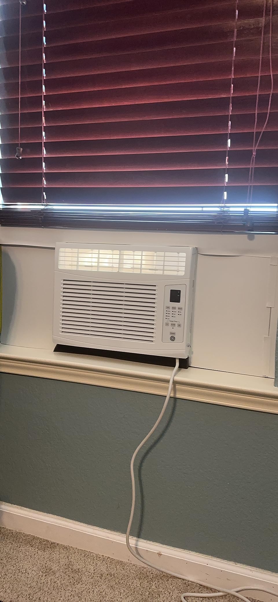 GE Electronic Window Air Conditioner 6000 BTU, Efficient Cooling for Smaller Areas Like Bedrooms and Guest Rooms, 6K BTU Window AC Unit with Easy Install Kit, White customer photo 1