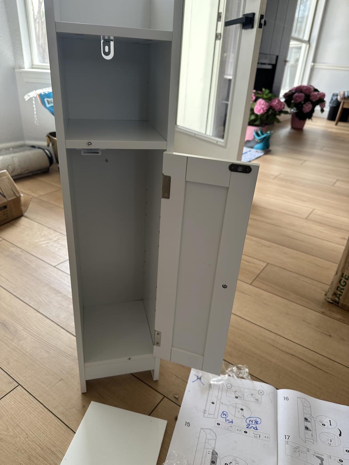 VASAGLE Small Storage Corner Floor Cabinet with Door, Cloud White customer photo 2