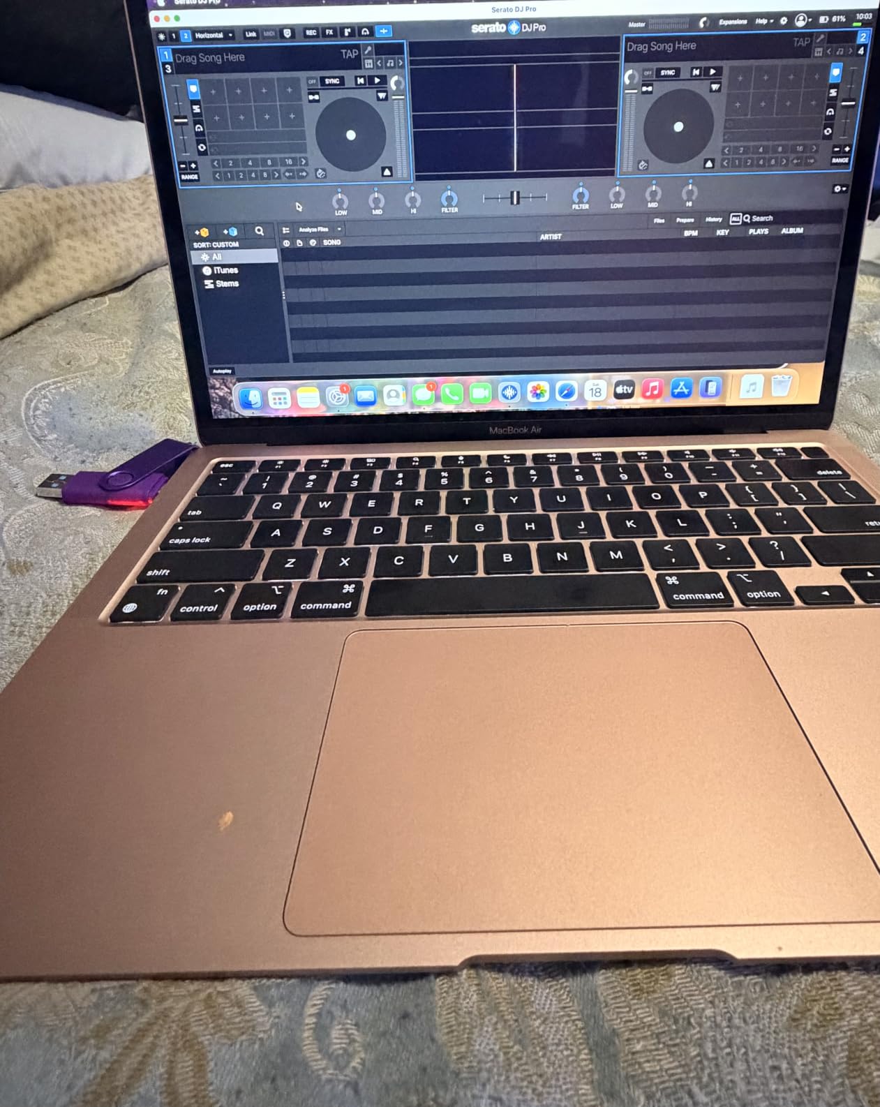 Apple MacBook Air Late 2020 with Apple M1 Chip (13.3 inch, 8GB RAM, 256GB SSD) Space Gray (Renewed) customer photo 2