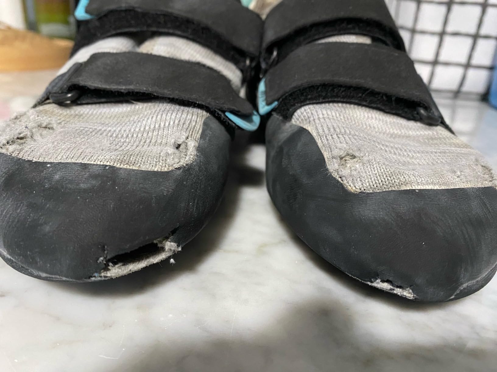 BLACK DIAMOND Women's Momentum Strap Rock Climbing Shoes, Gym & Outdoor customer photo 1