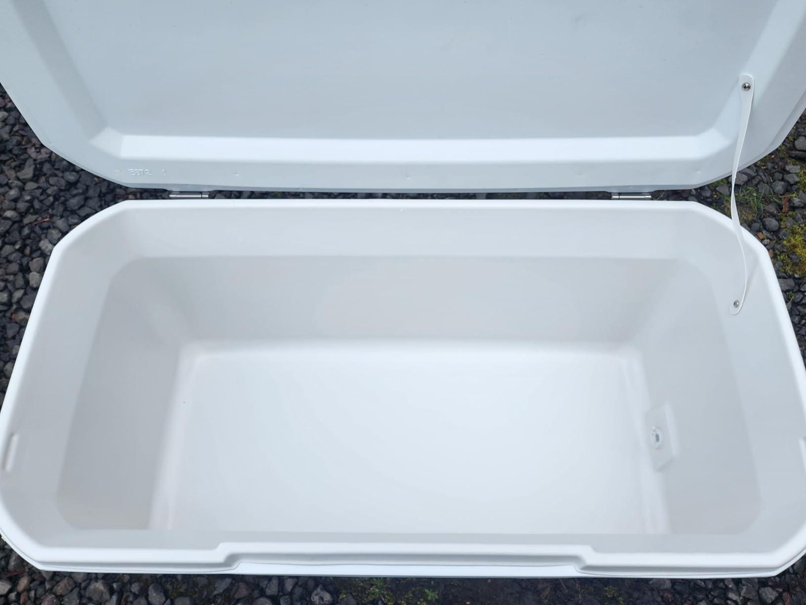Coleman Marine Cooler with Fully Insulated UV Guard Lid & Body, Keeps Ice for 3+ Days, Great for Boating & Fishing, 52qt/100qt Wheeled/120qt Options customer photo 1
