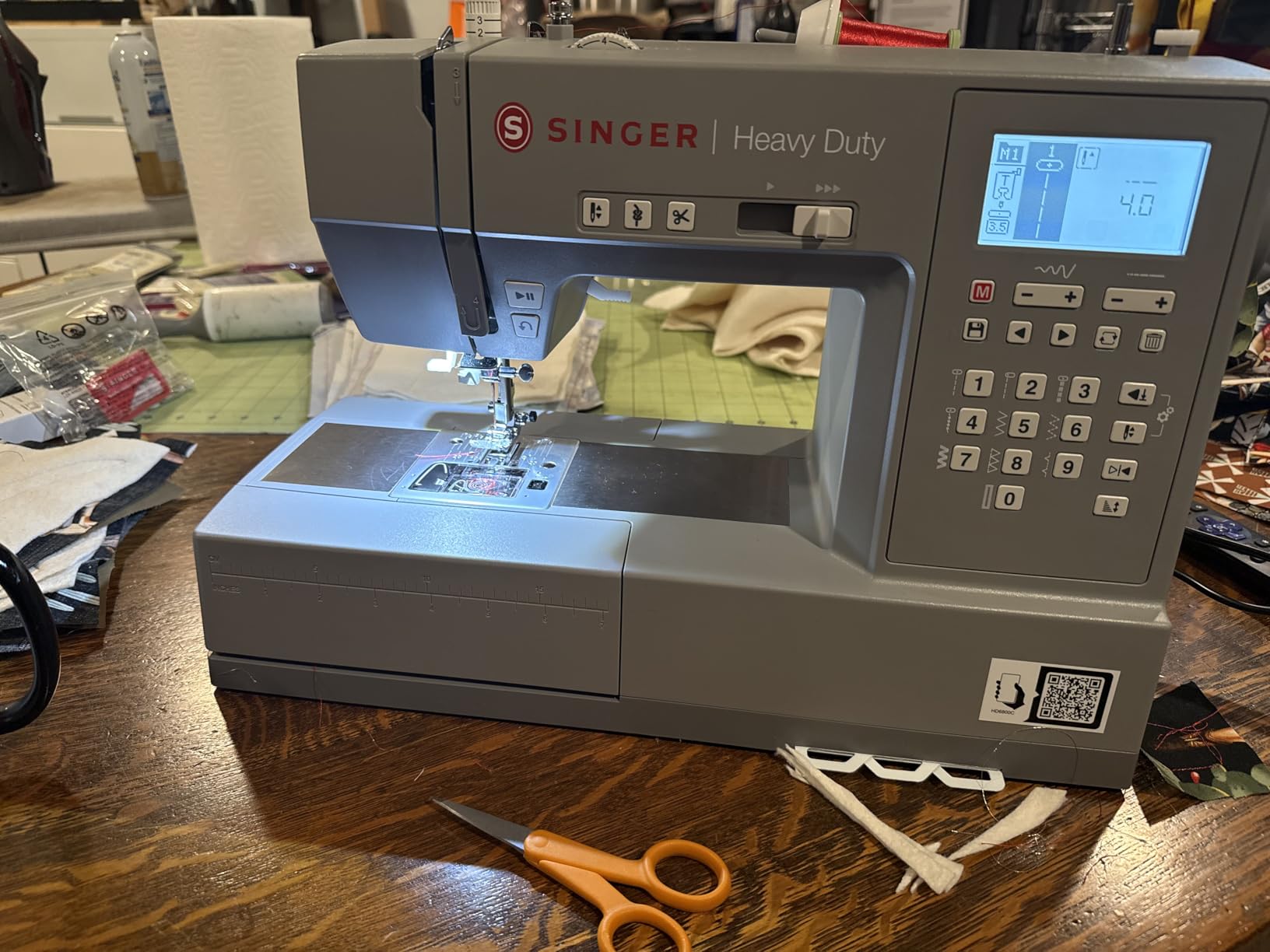 SINGER® 6800C Heavy Duty Computerized Sewing Machine with Accessory Kit customer photo 1