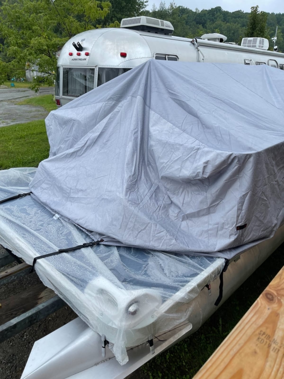 Eliteshield Waterproof Pontoon Boat Cover, Heavy Duty 600D Polyester Marine Grade Trailerable Pontoon Cover Deck Boat Cover, Fits 25ft-28ft Long, Beam Width up to 105