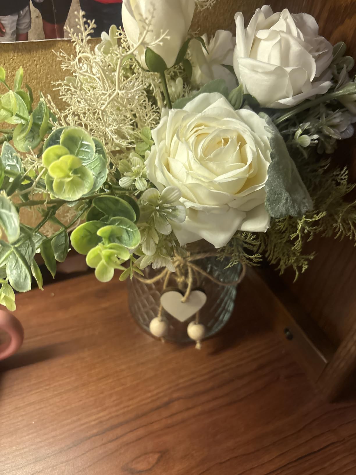 YJ Fake Flowers with Vase, Silk Roses Artificial Flowers in Vase, Faux Flower Plant Arrangement Suitable for Home Office Decoration, Dining Table Centerpiece(White) customer photo 1