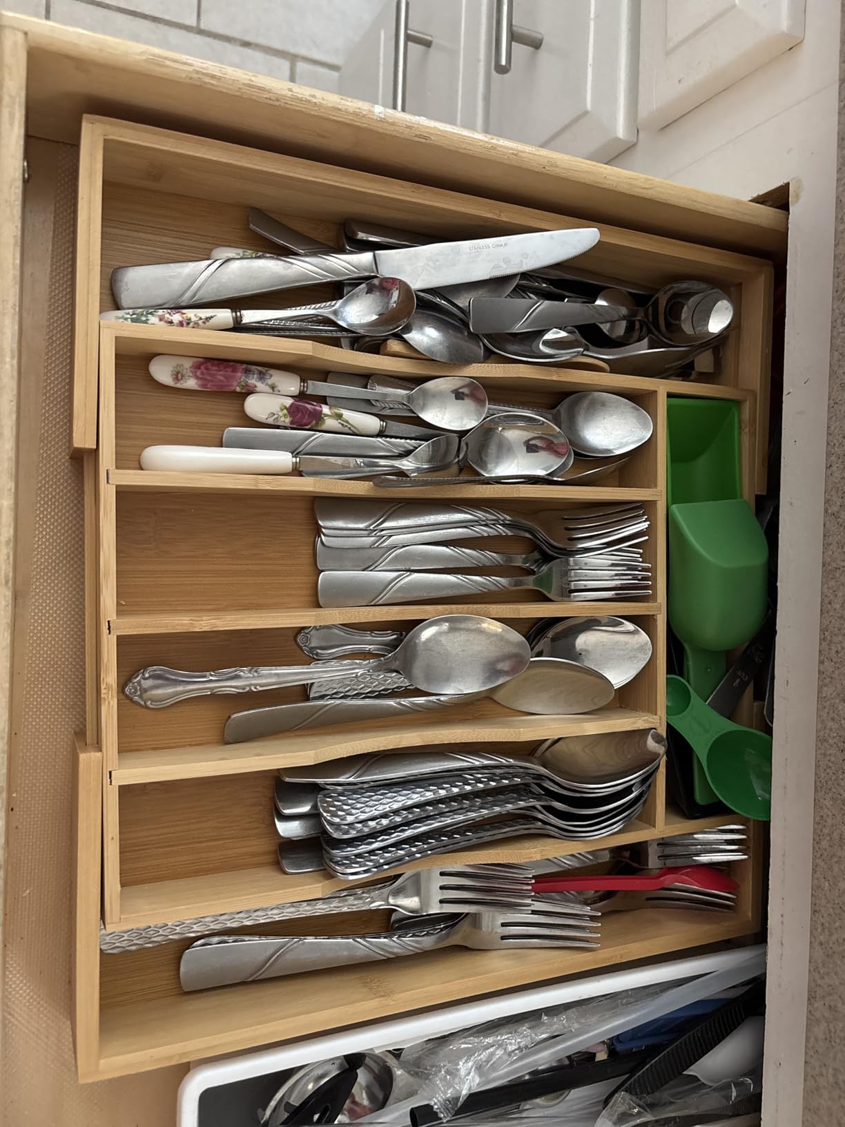 Expandable Bamboo Kitchen Drawer Organizer for Cutlery and Utensils, Adjustable Bamboo Wood Cutlery Tray in Drawer for Flatware and Silverware in Kitchen, (Natural) customer photo 2