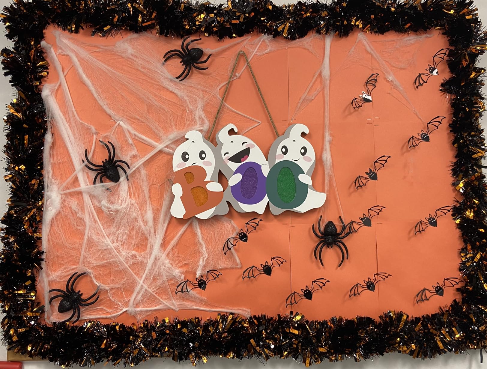 FINGOOO Halloween Door Decor Hanging Sign, BOO Ghost Halloween Door Hanger with Light for Front Door Decorations Outdoor customer photo 1